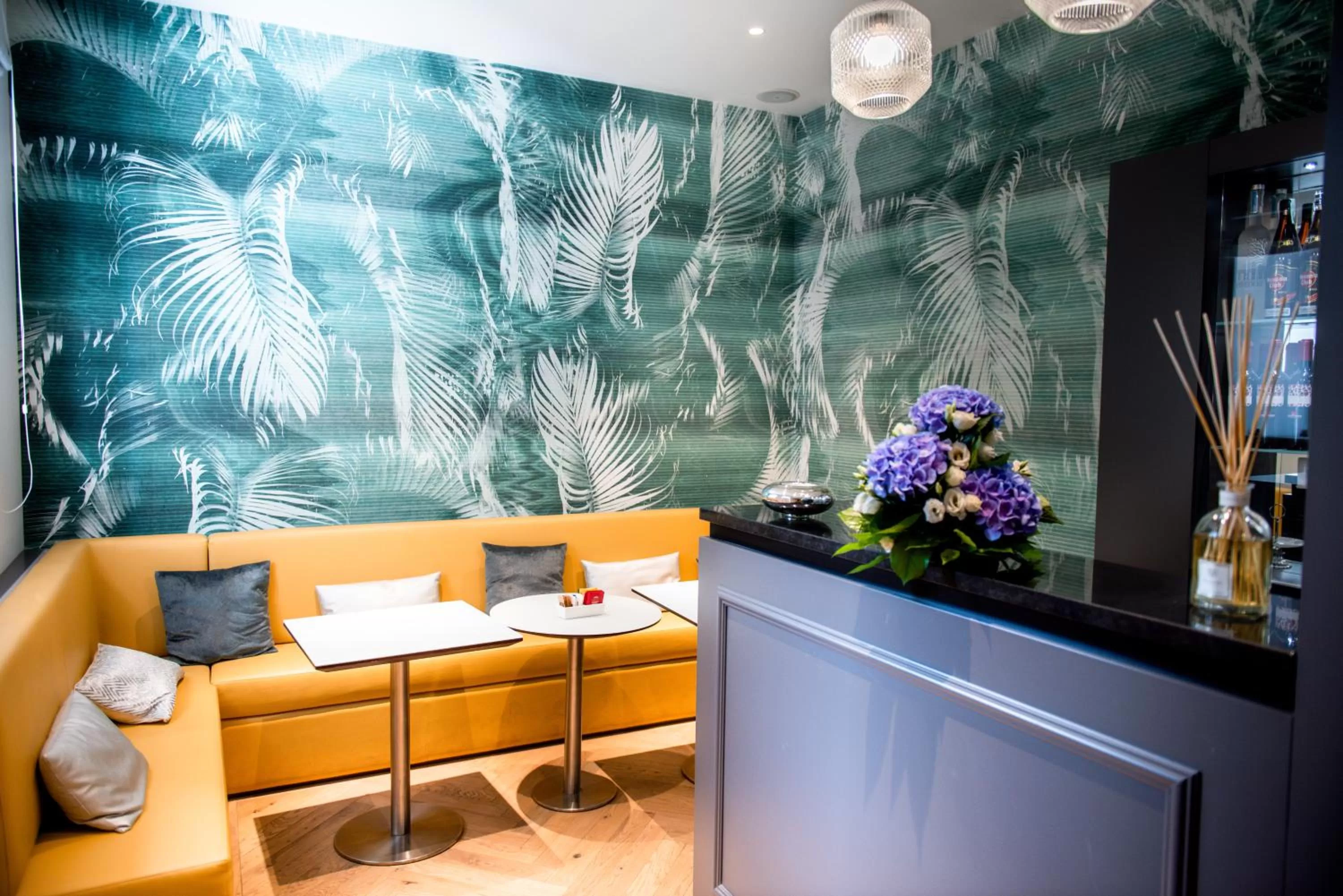 Lounge or bar in Boutique Centrale Palace Hotel