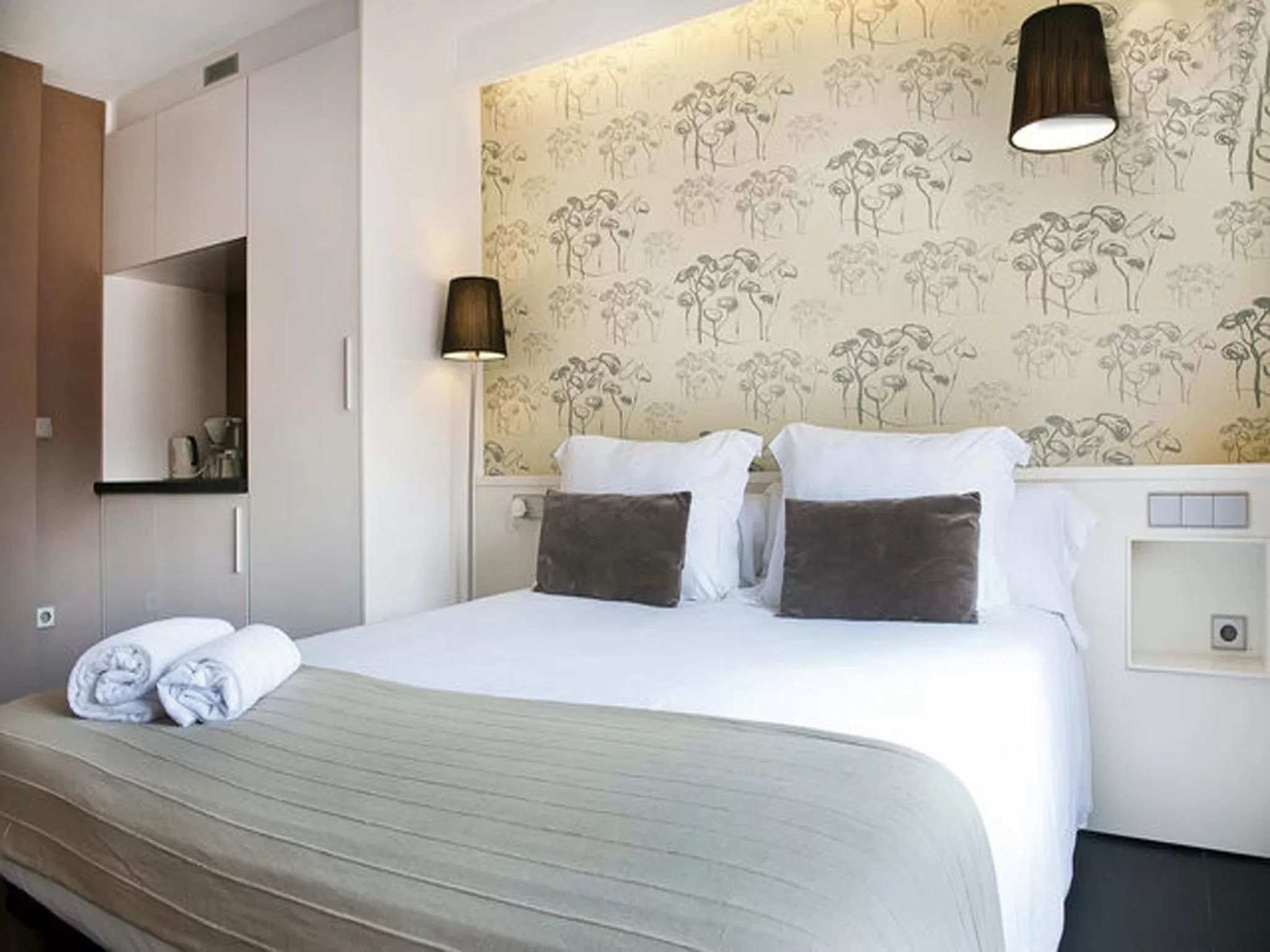 Bed in Barcelona Fifteen central Aparthotel