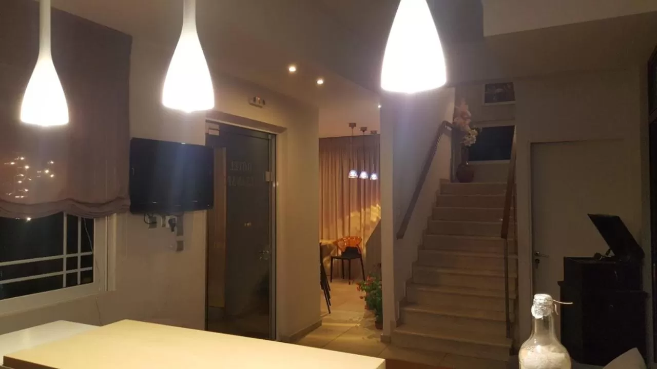 Lobby or reception, TV/Entertainment Center in Alexandros