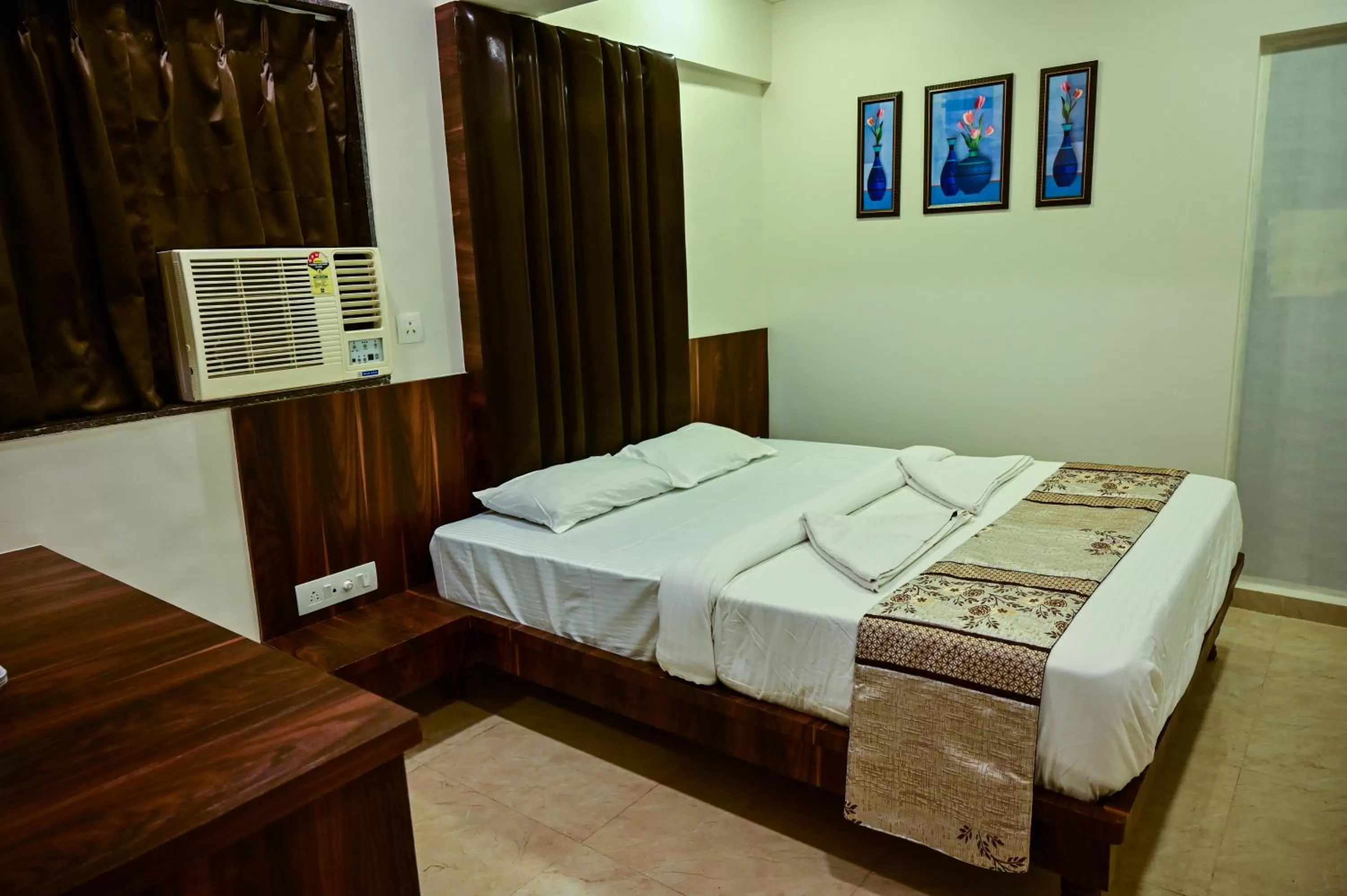 Bedroom, Bed in Hotel Diamora Residency