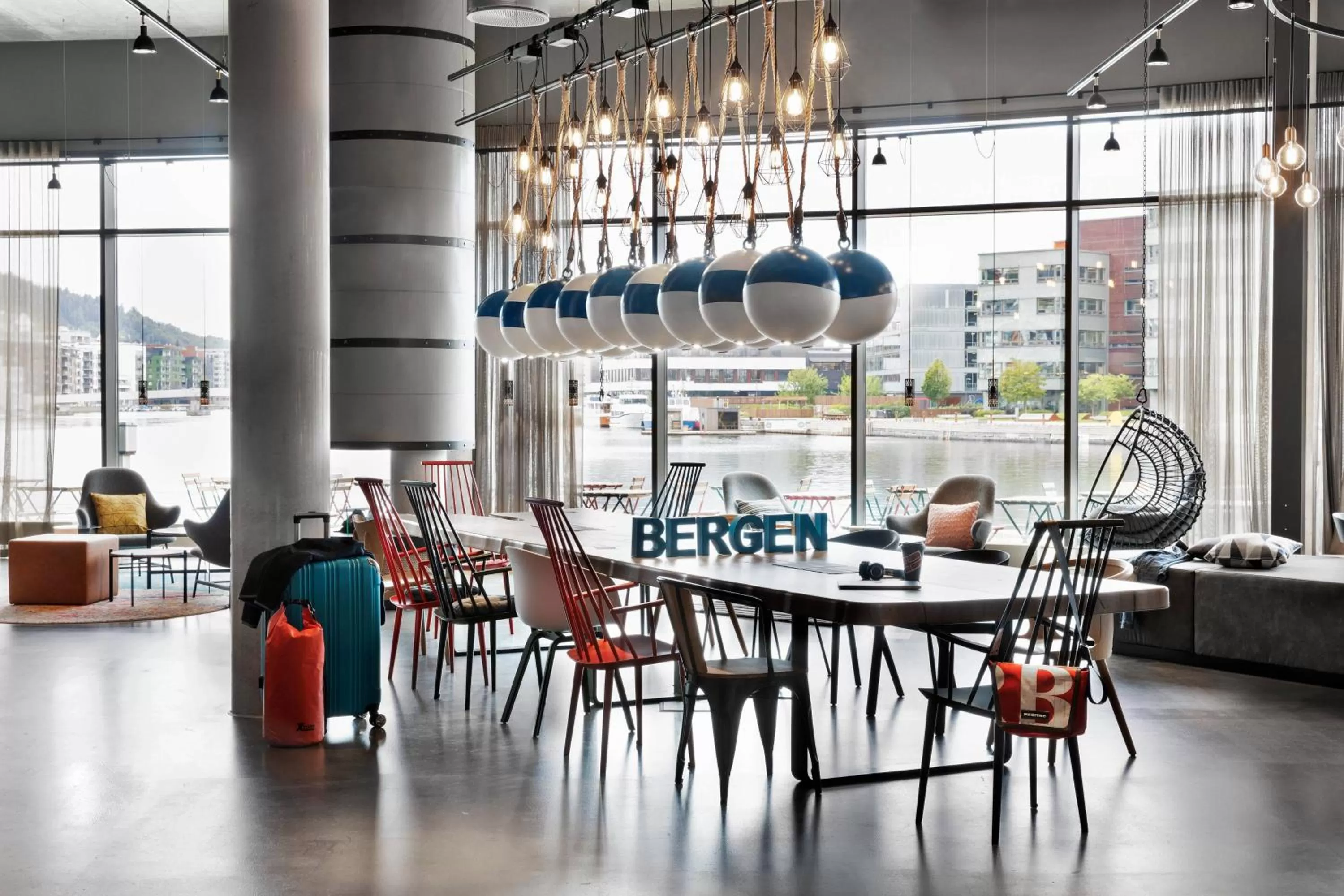 Lounge or bar in Moxy Bergen
