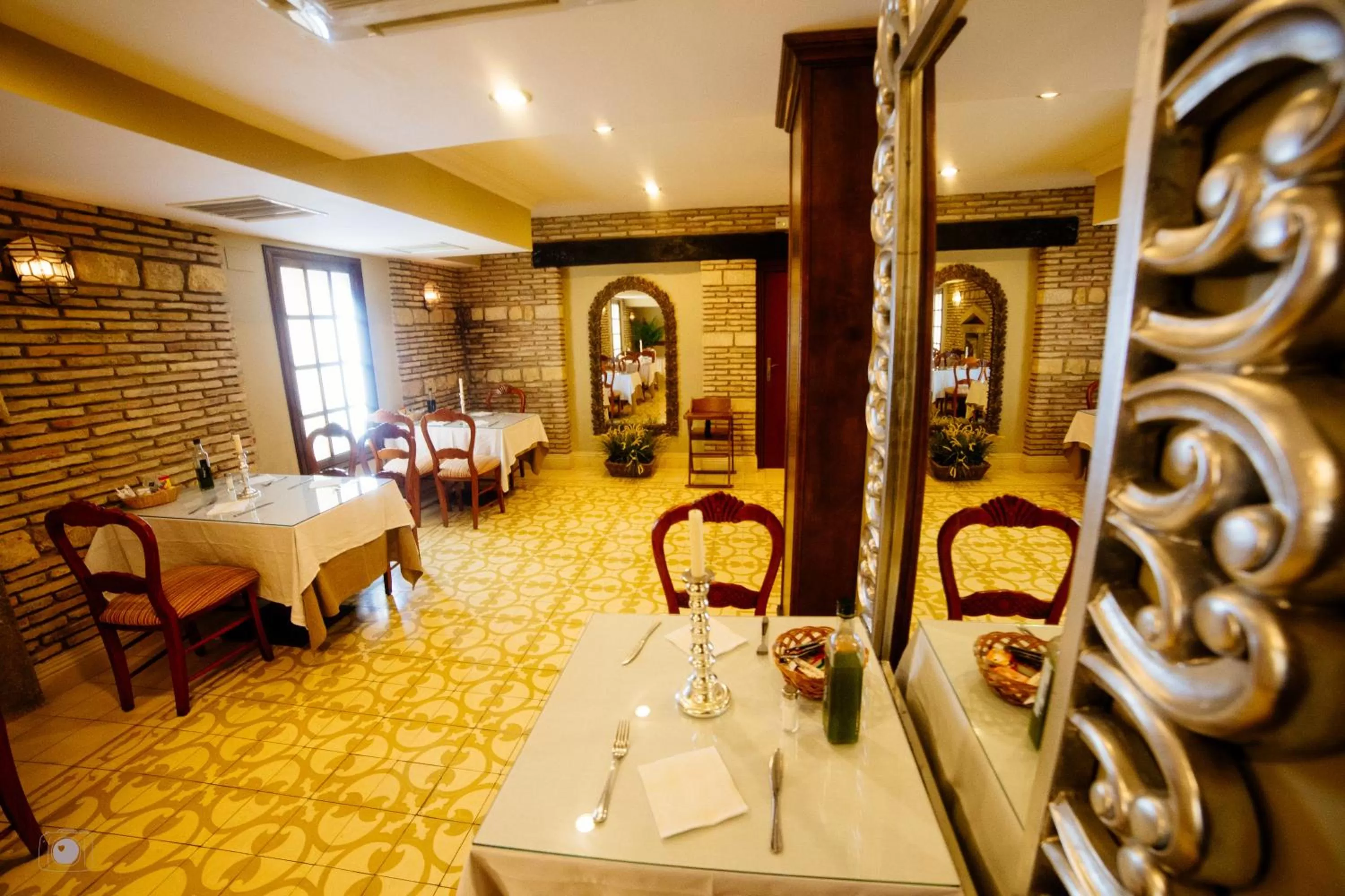 Restaurant/places to eat in Hotel Posada de Vallina by MiRa