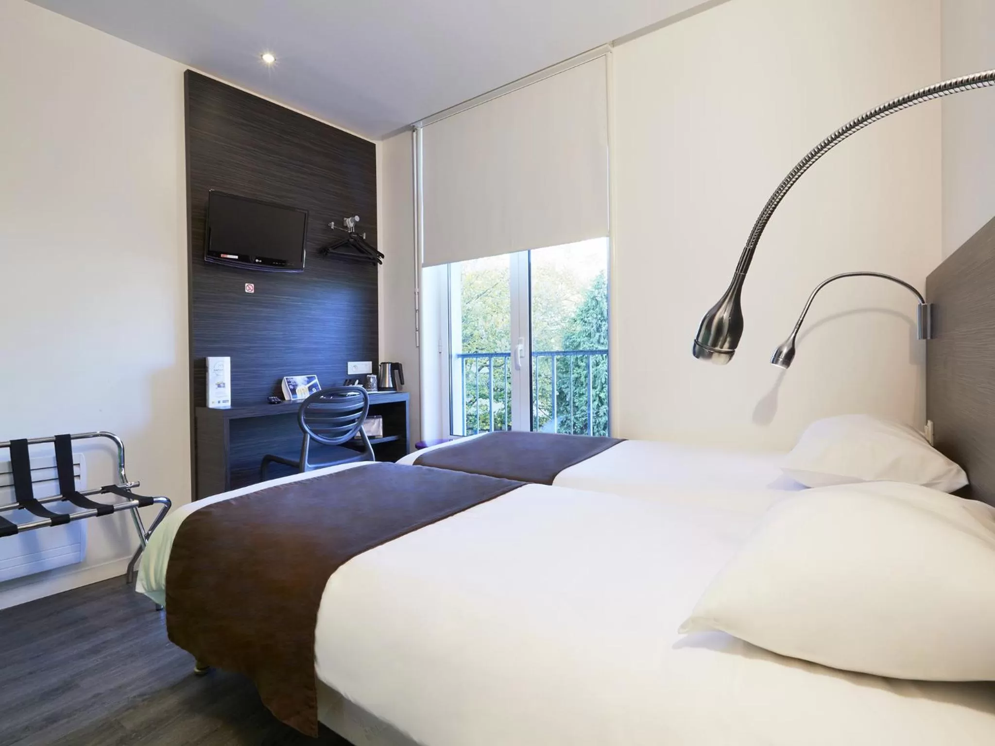 Bed in Kyriad Nantes Centre Graslin