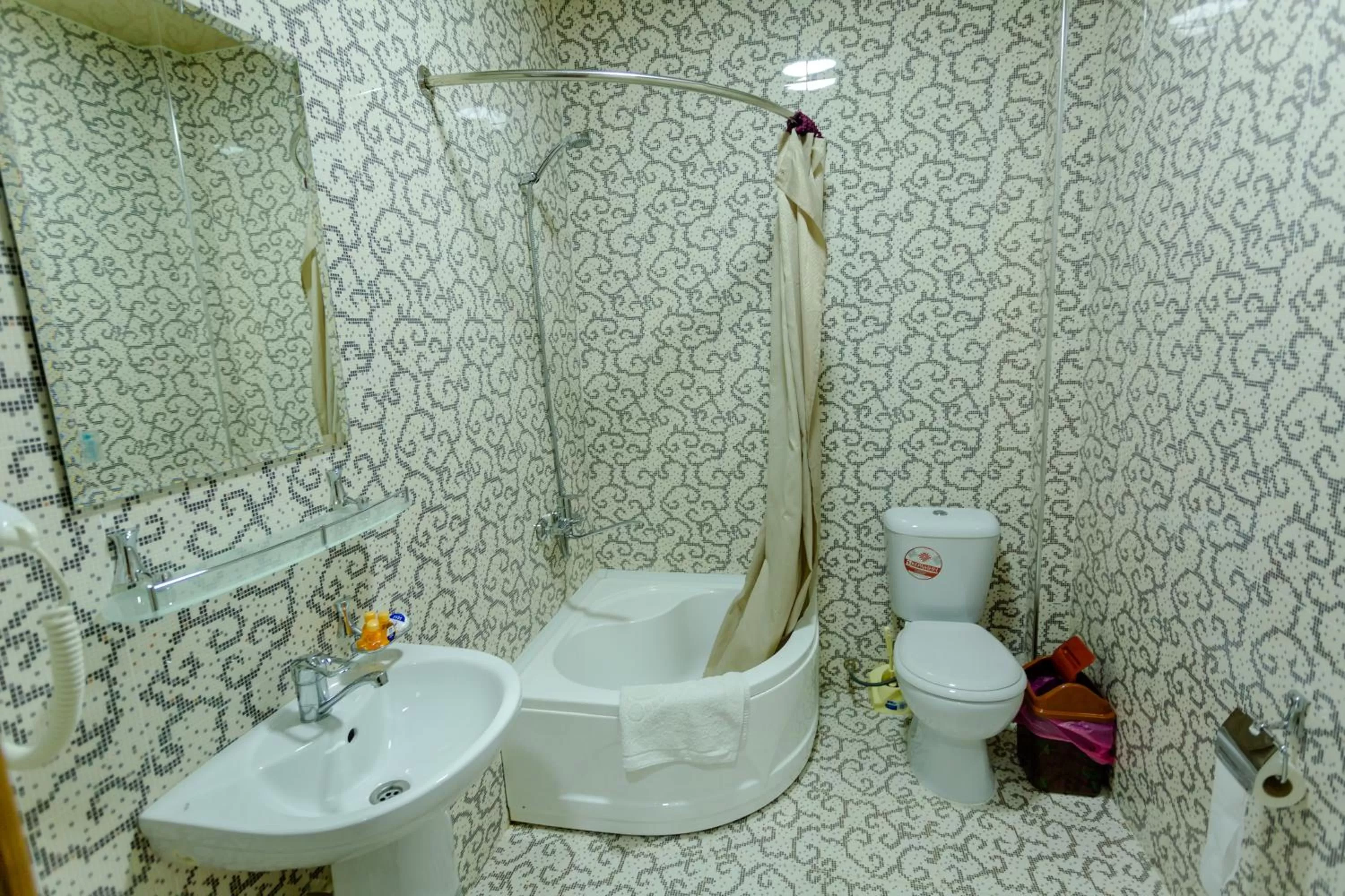 Shower in Gala Osiyo Samarkand