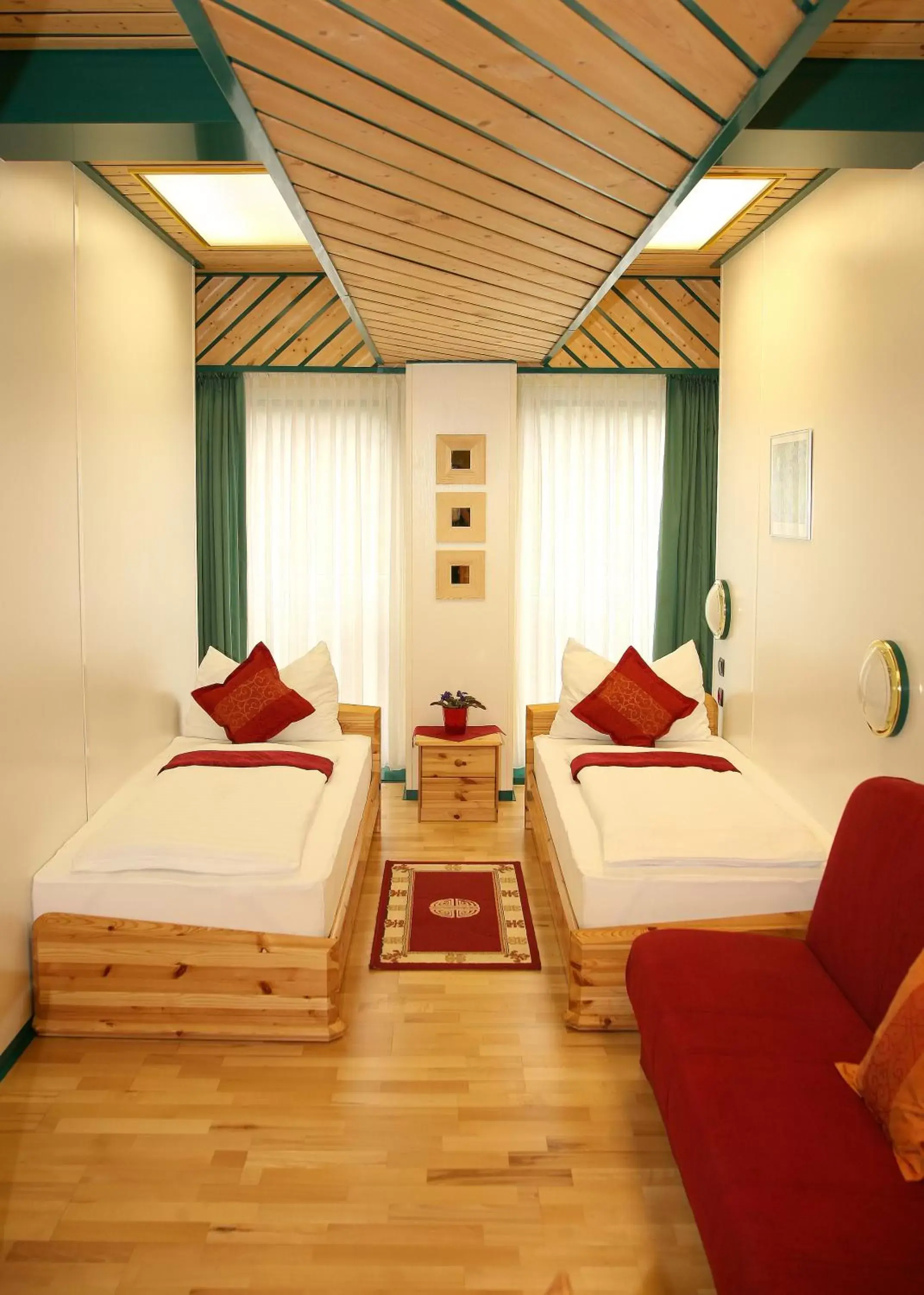 Twin Room in Hotel Asperner Löwe Twin Room in Hotel Asperner Löwe