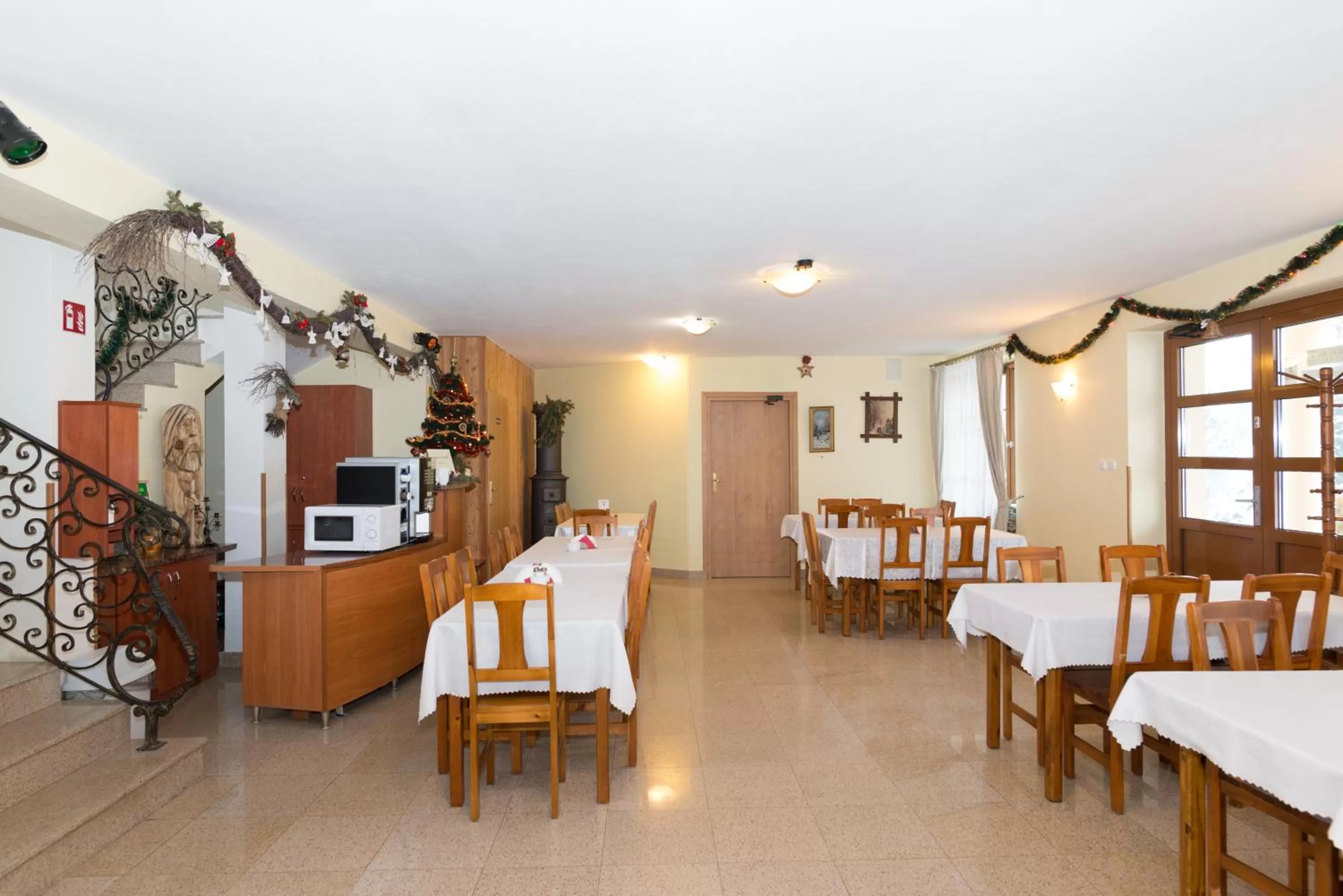 Dining area in Gościniec Pięciu Stawów