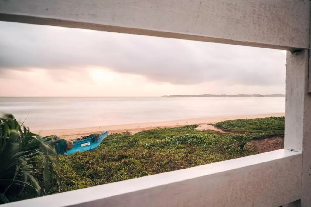 Sānti Beach House with pool & beach