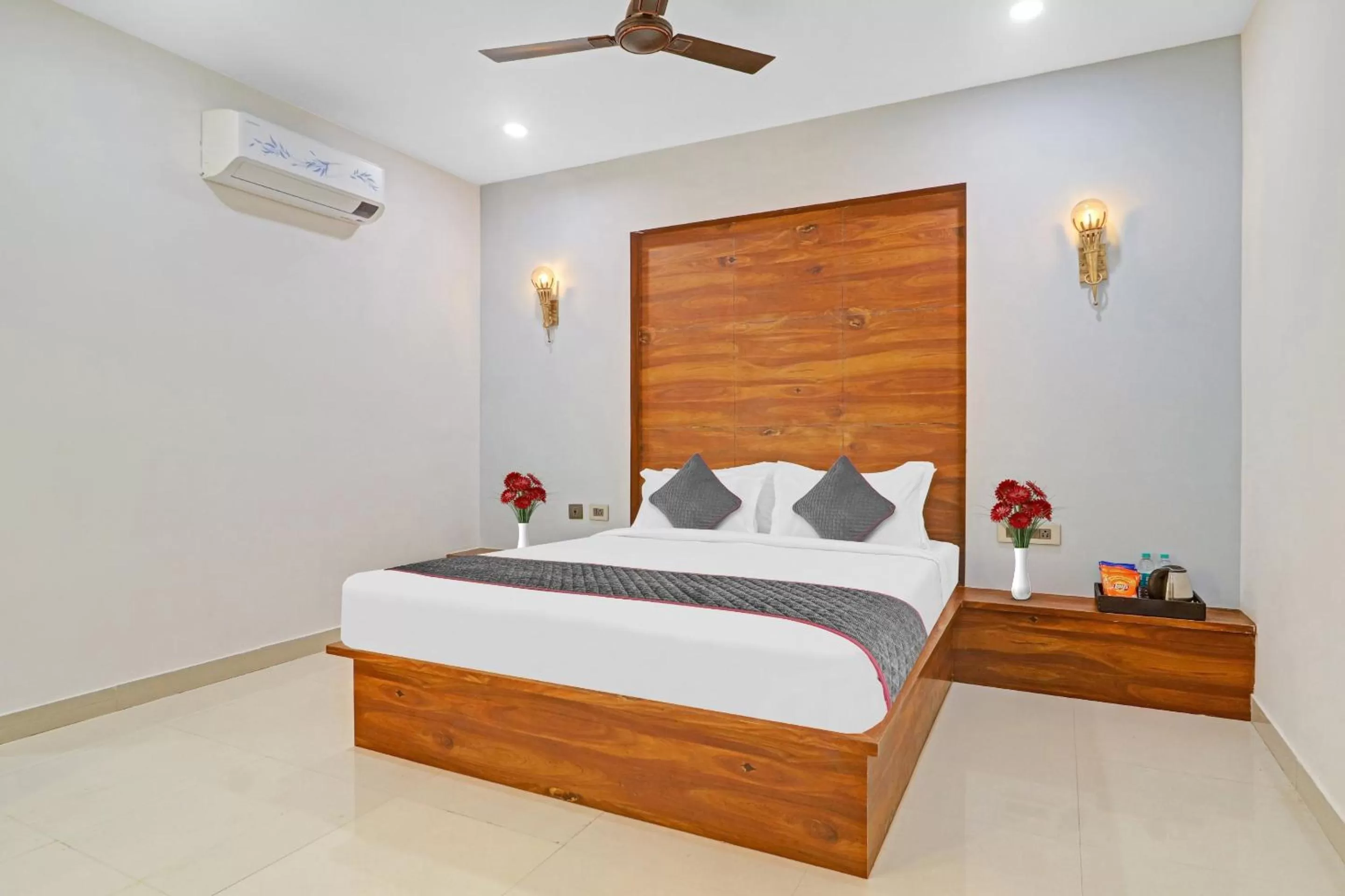 Bedroom, Bed in Super Townhouse Rcc Pride