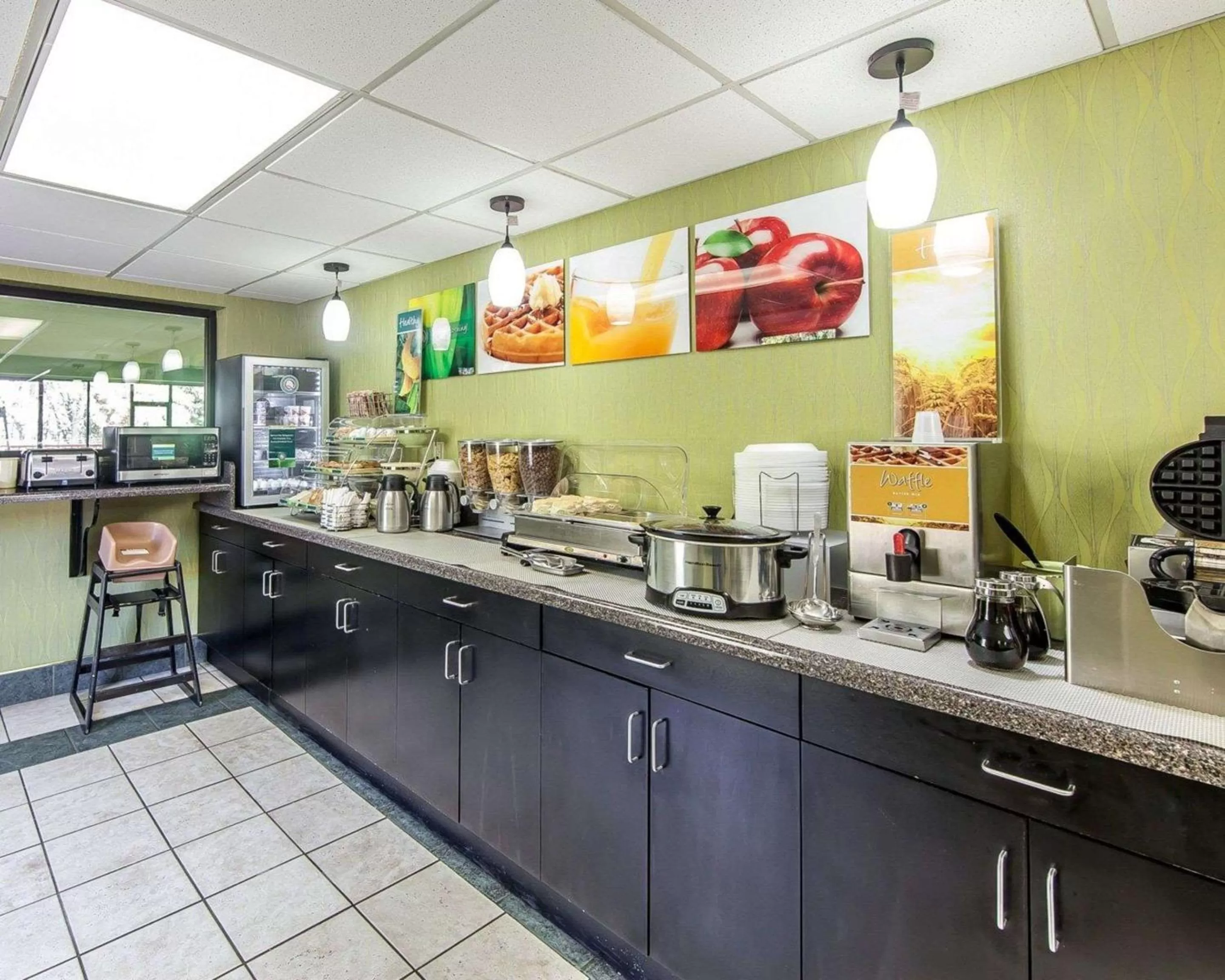 Restaurant/places to eat in Quality Inn Sweetwater West