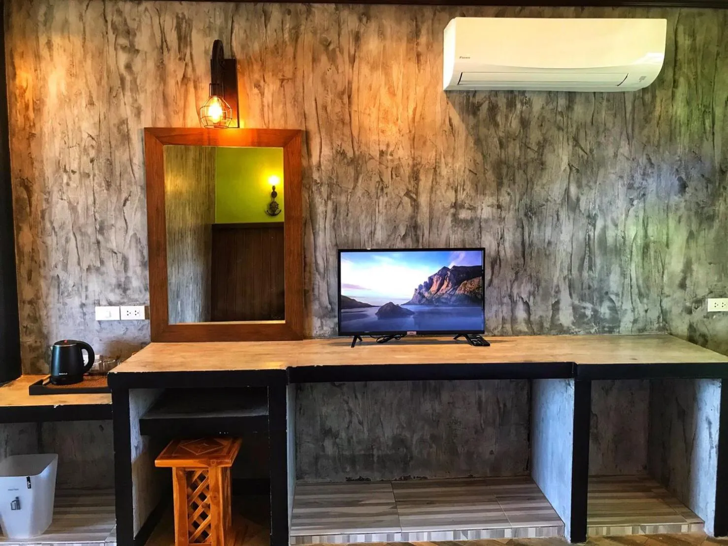 TV and multimedia in Mangrove House Lanta Old Town