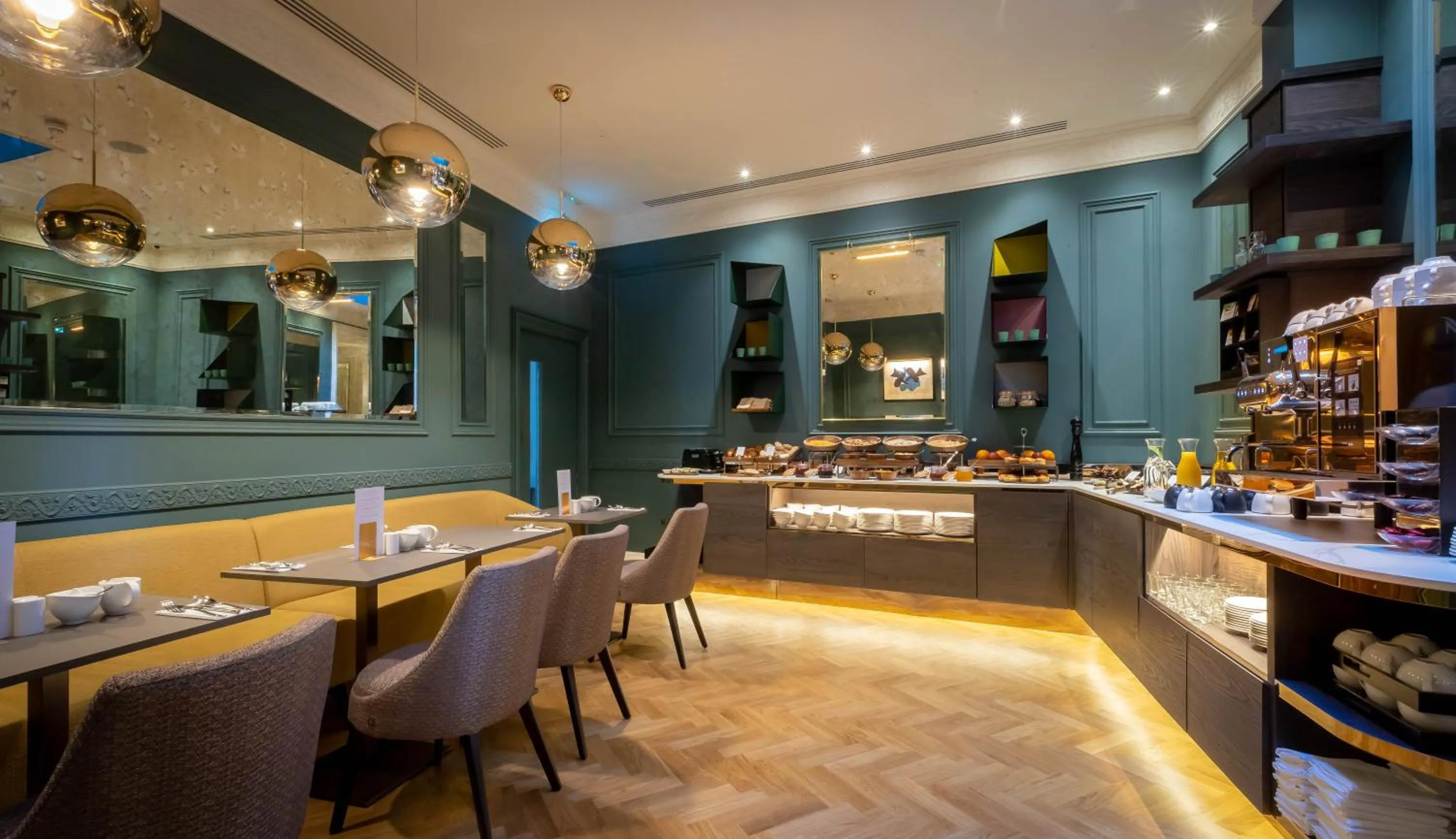 Restaurant/places to eat in Hotel 7, Dublin City Centre