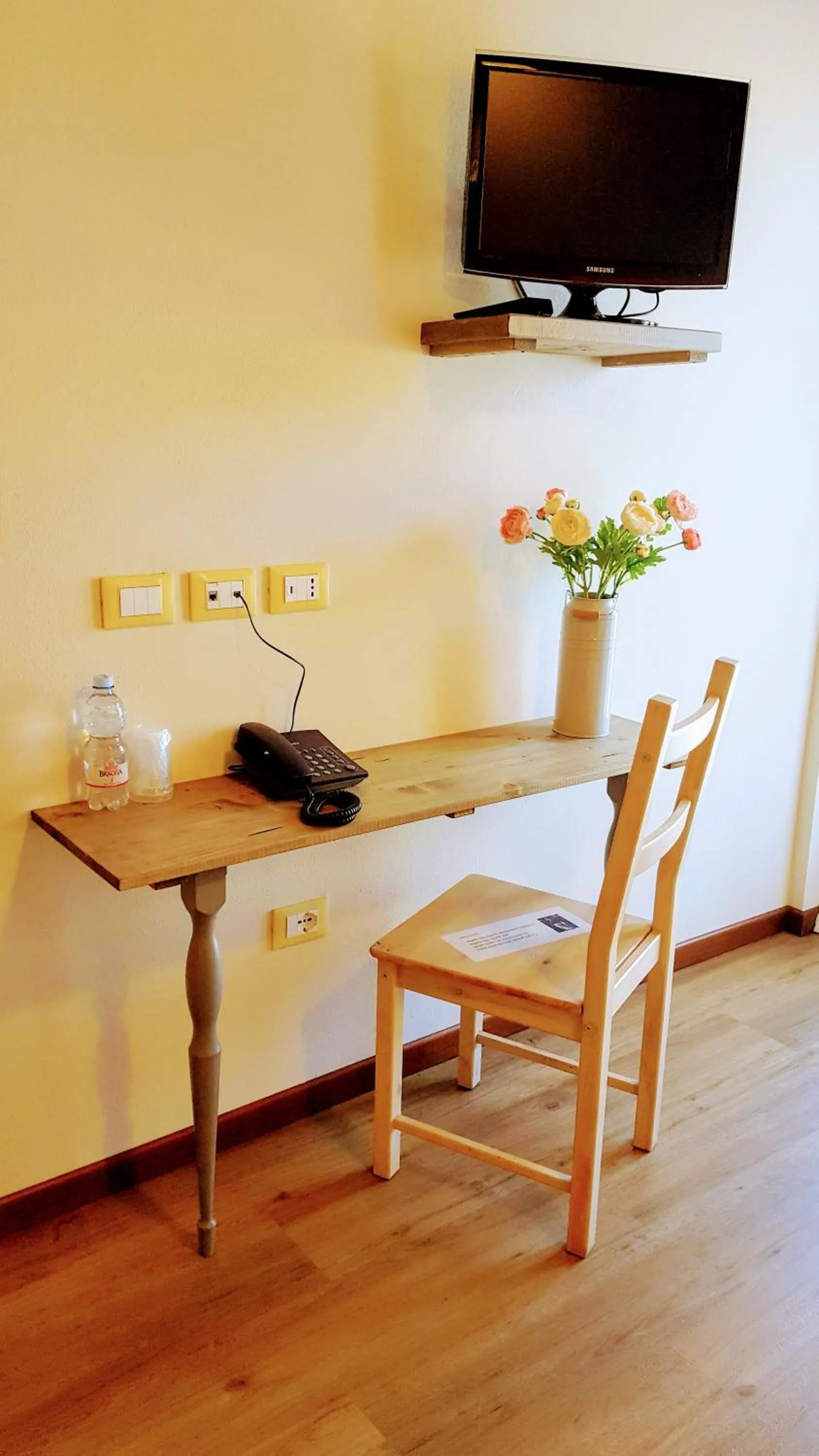 Seating area in Locanda Avanguardia