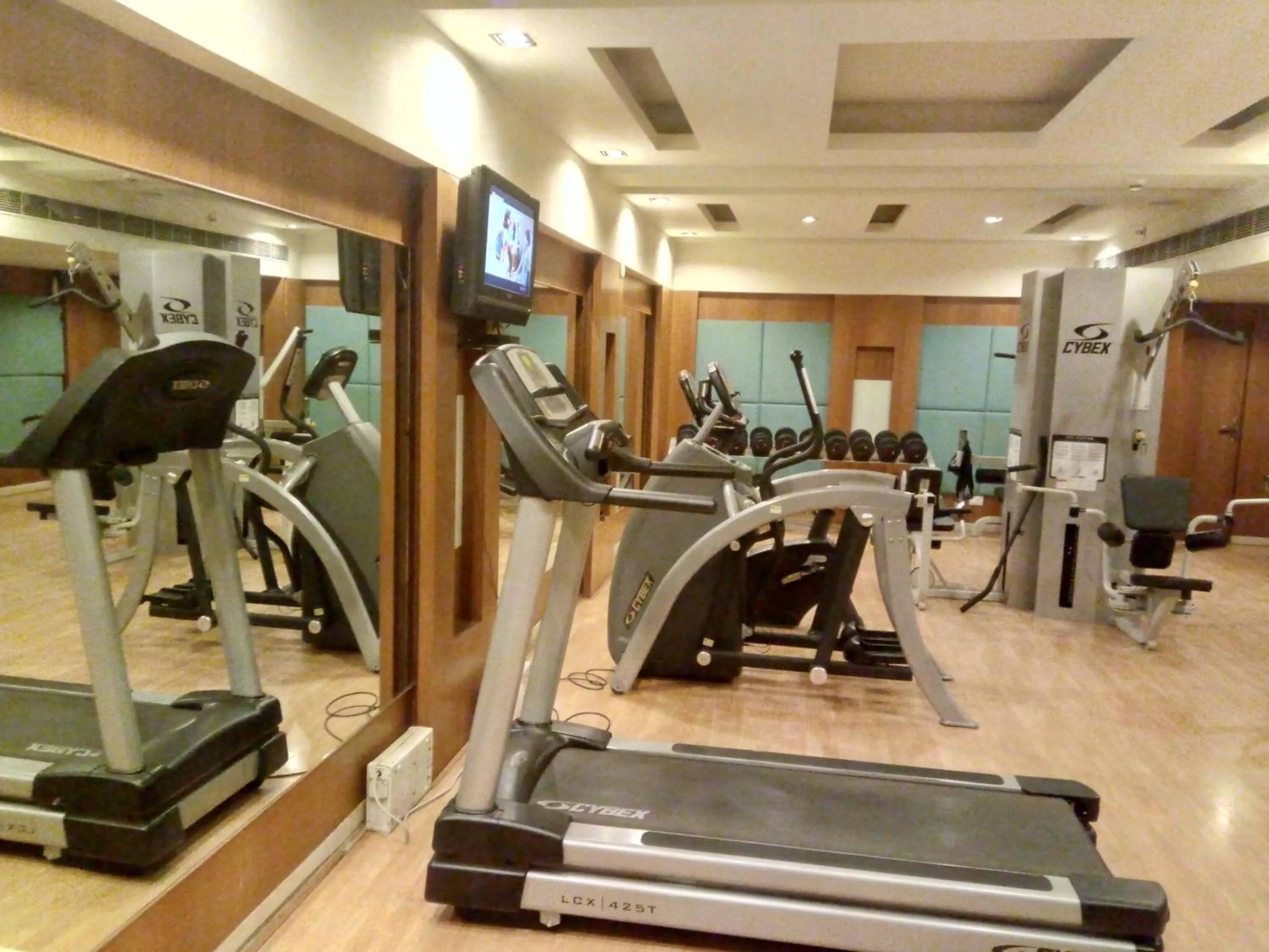 Fitness centre/facilities in Hampshire Plaza