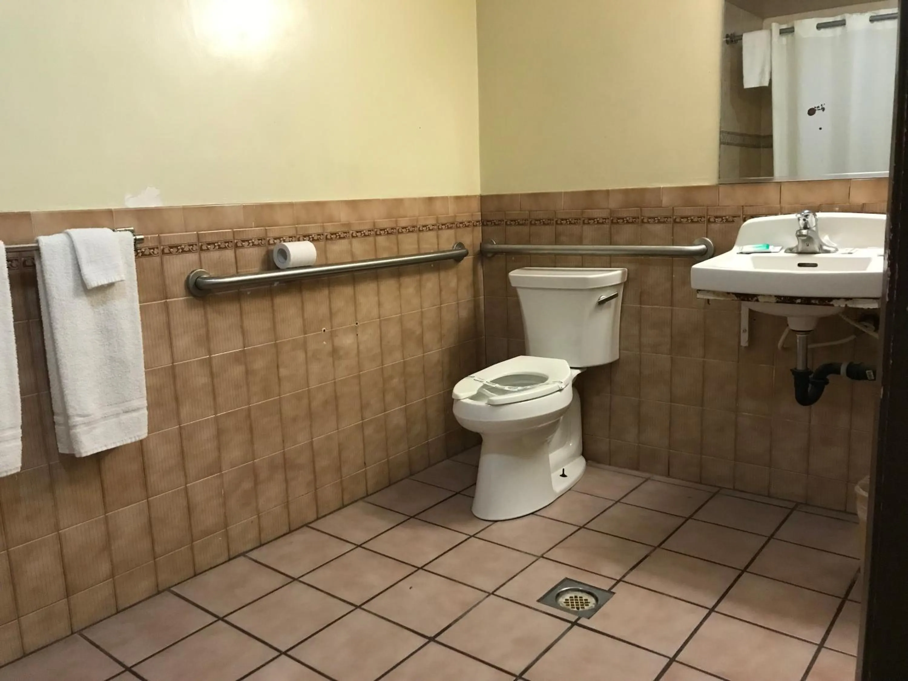 Toilet in Touristlodge