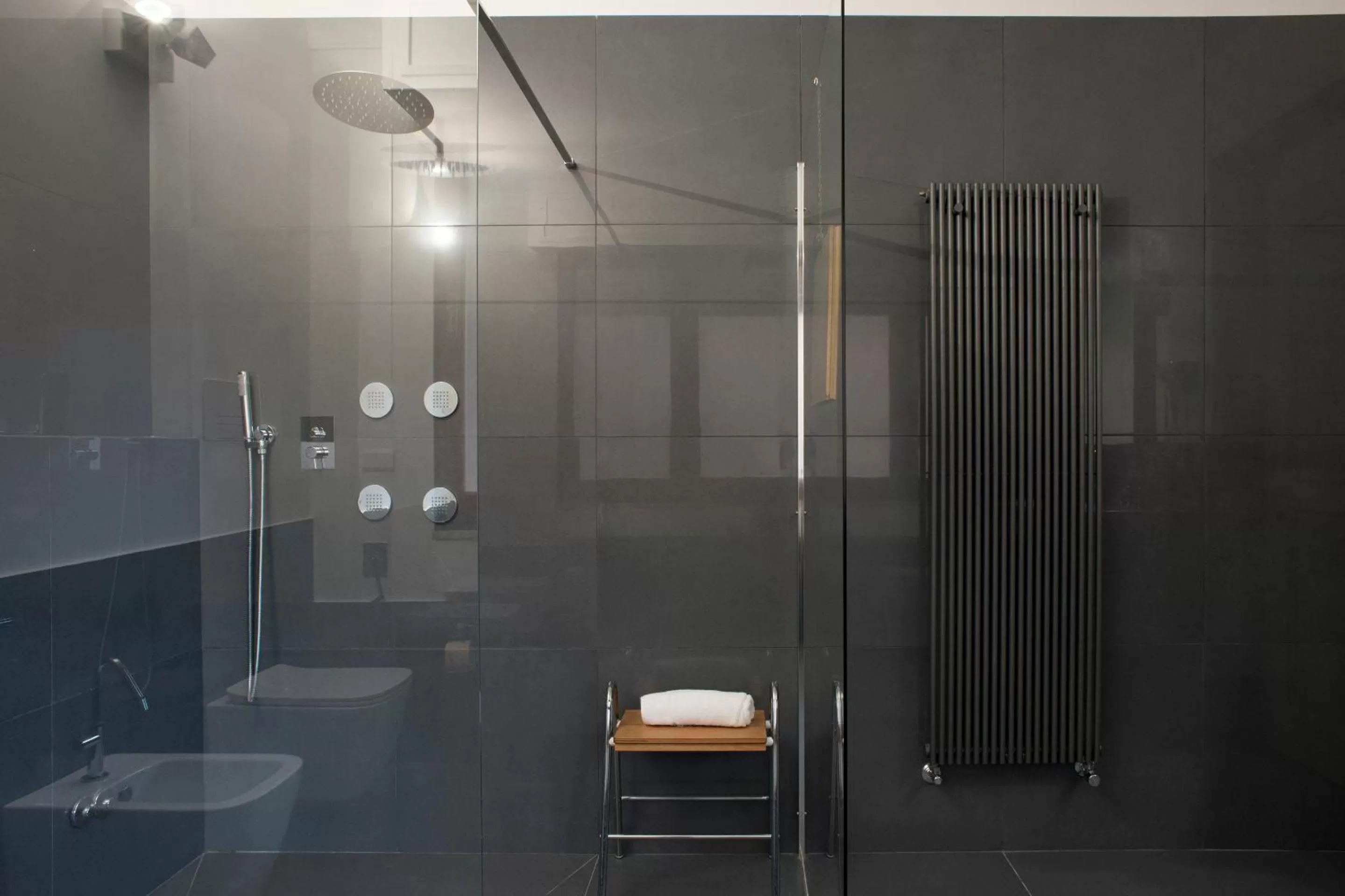 Shower in Principessa Mafalda