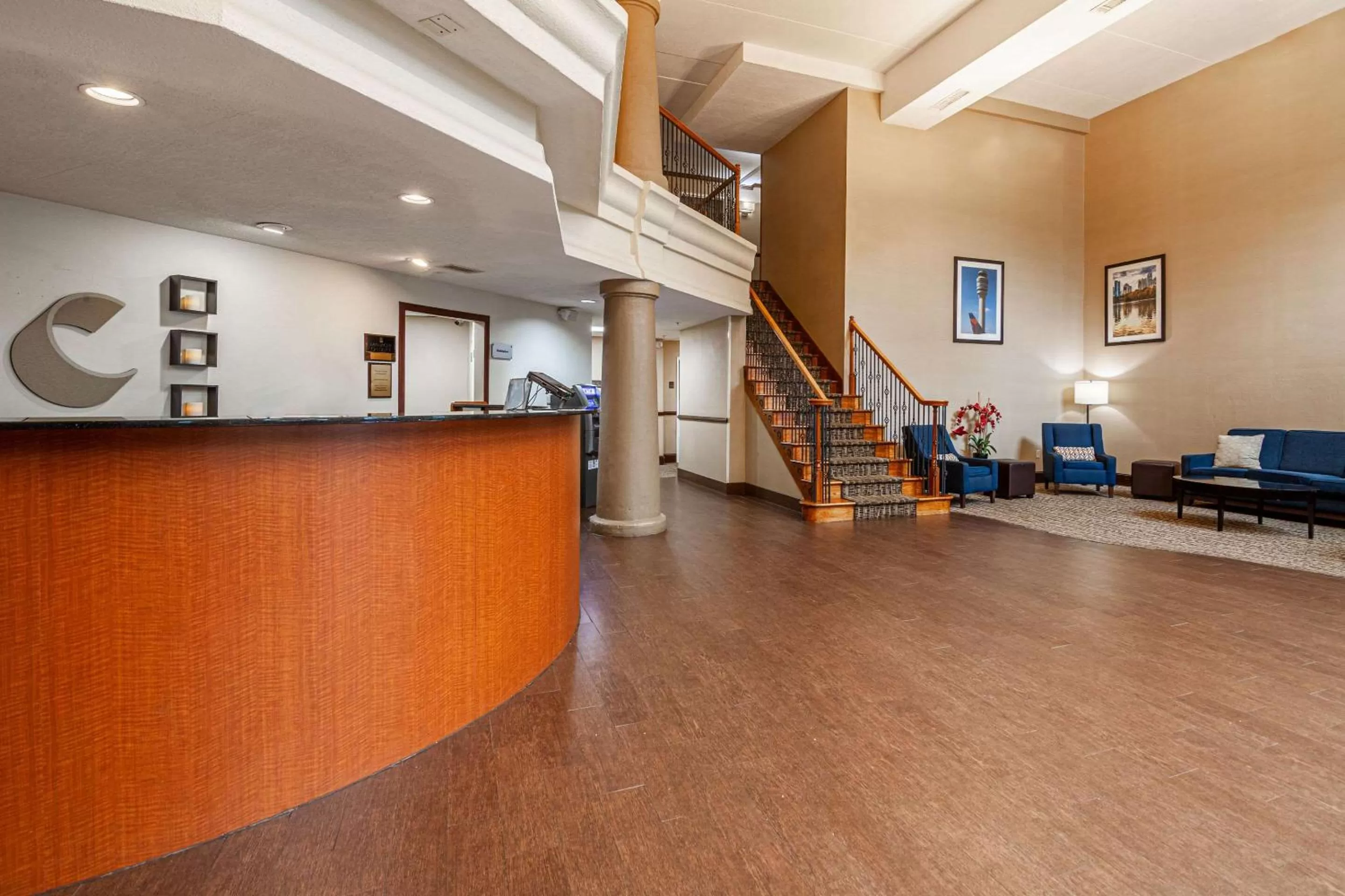Lobby or reception in Comfort Suites Morrow- Atlanta South