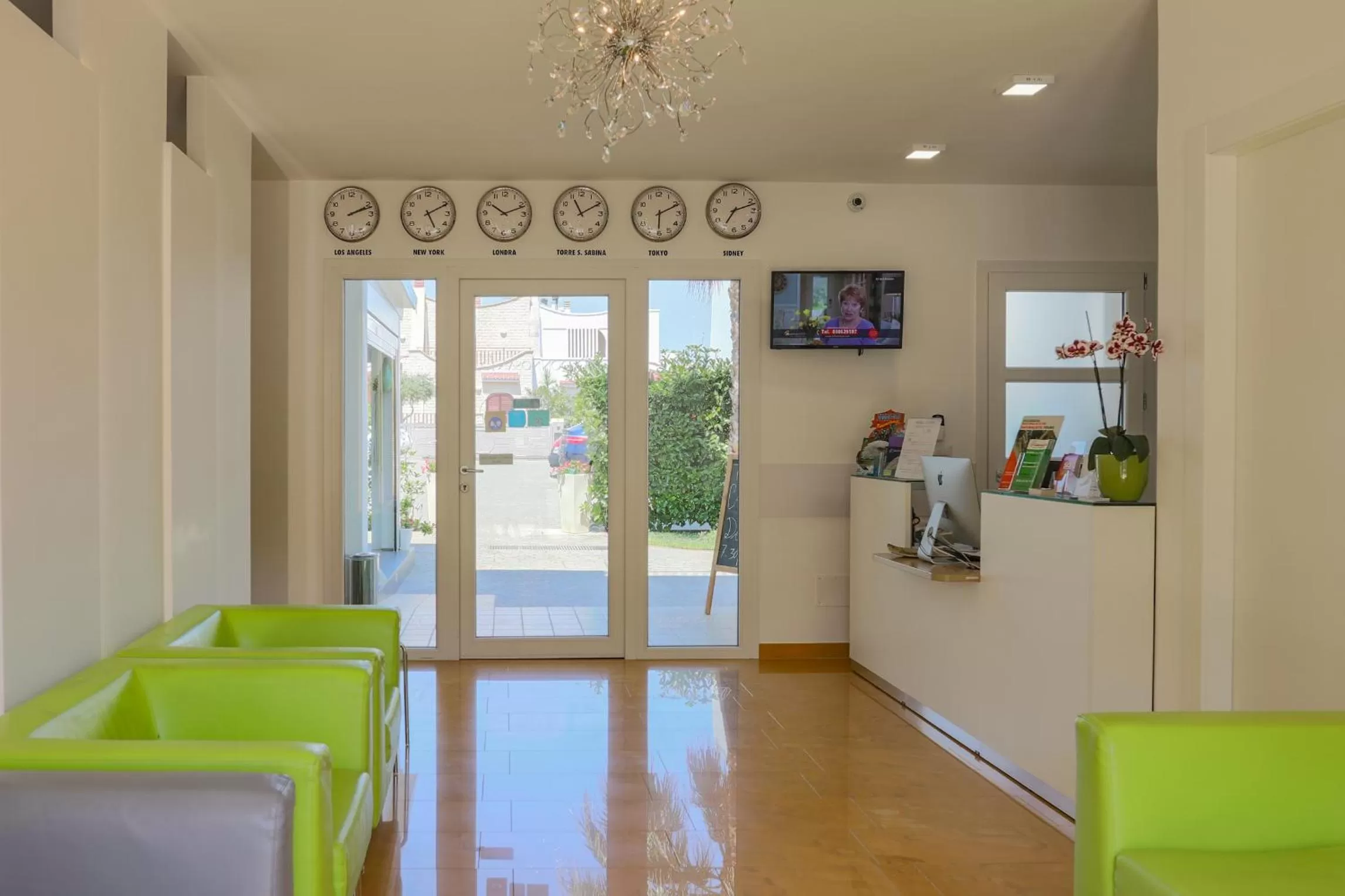 Communal lounge/ TV room in Donnosanto Residence Torre Santa Sabina