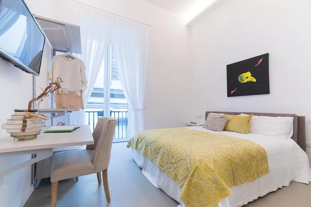 Bed in A Misura Duomo Rooms & Apartment - LS Accommodations