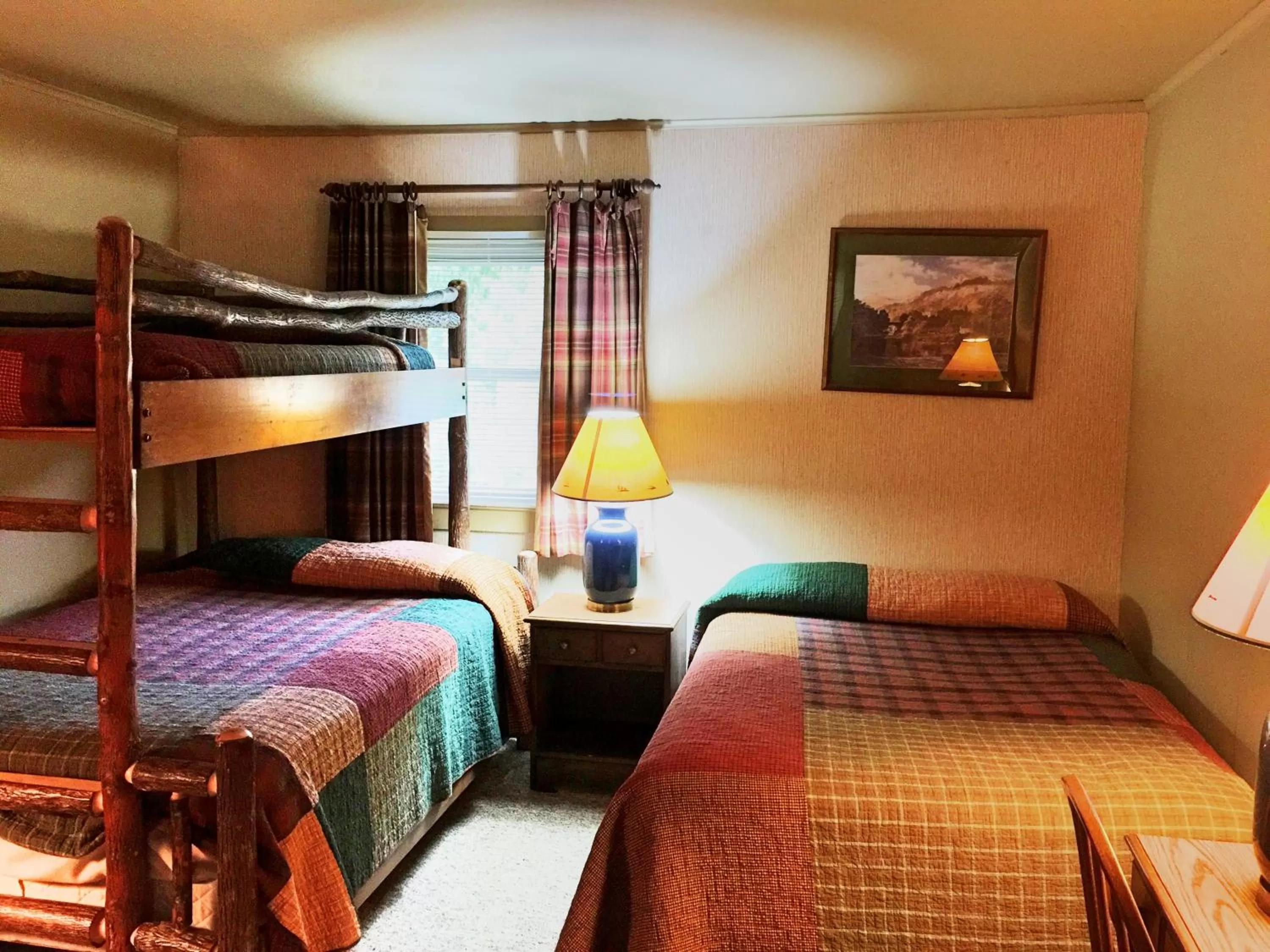 bunk bed, Bed in Hungry Trout Resort