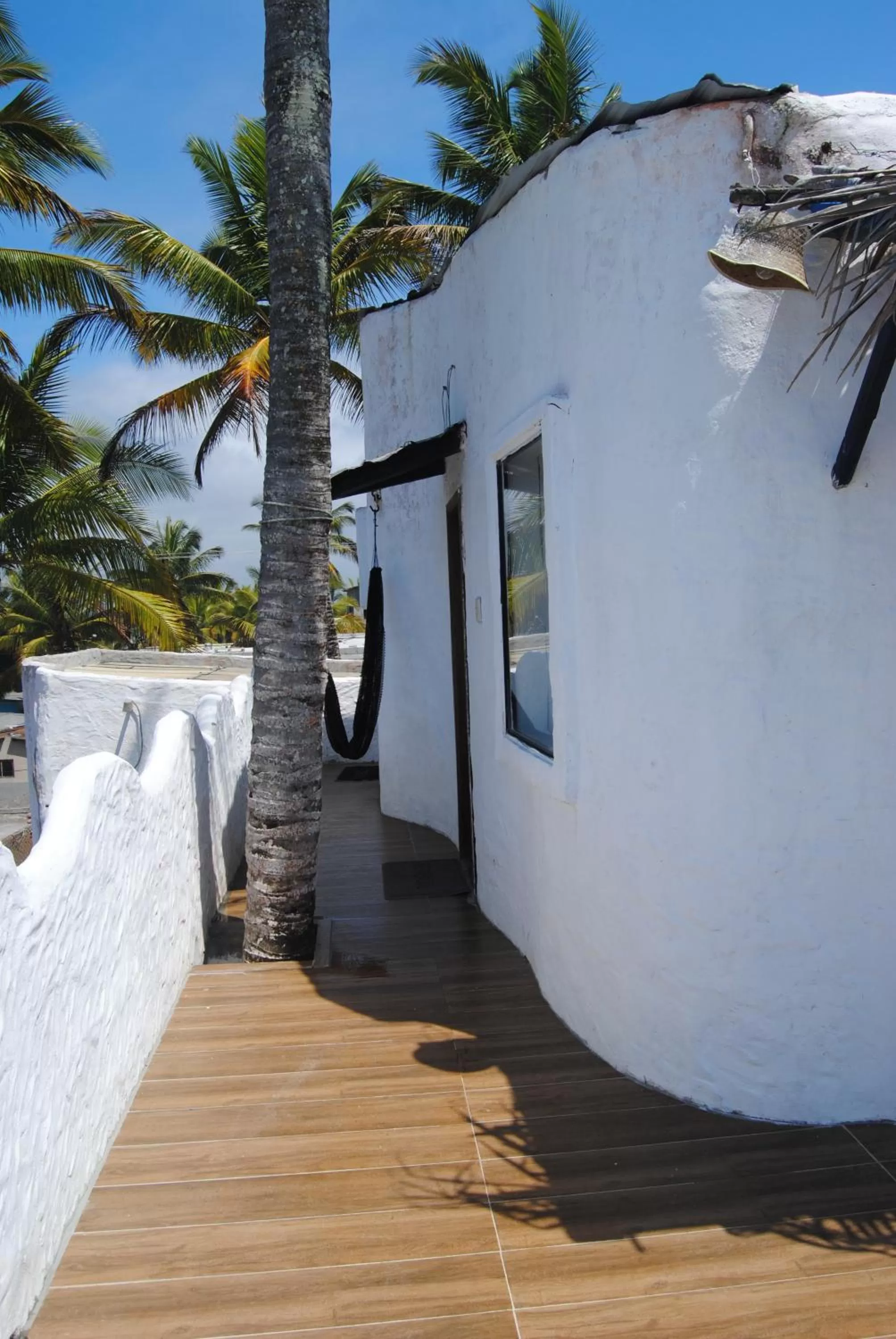 Facade/entrance in Hostal Galapagos by Bar de Beto