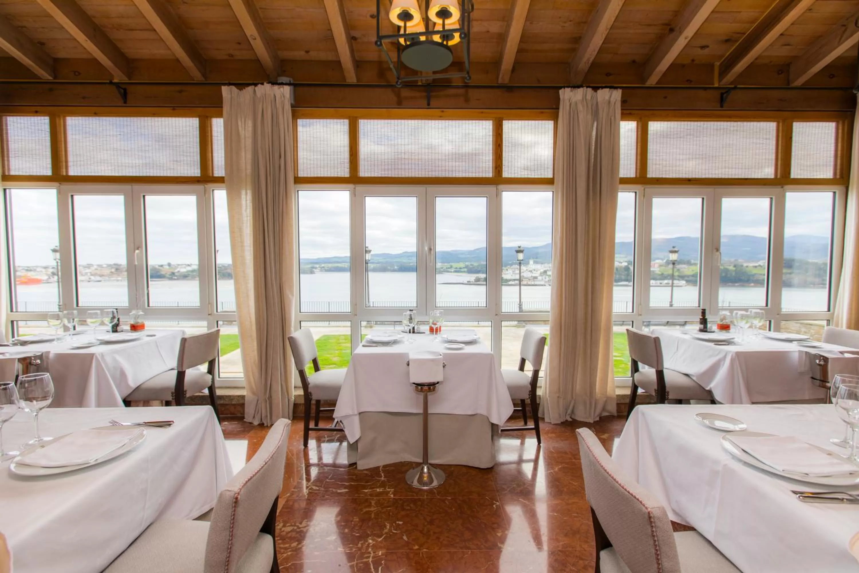 Restaurant/places to eat in Parador de Ribadeo