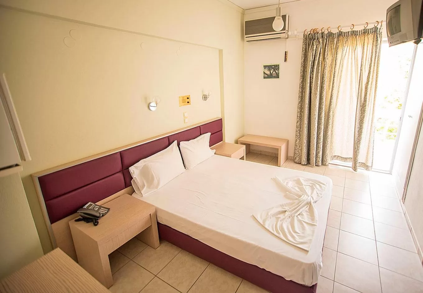 Day, Bed in Megim Hotel