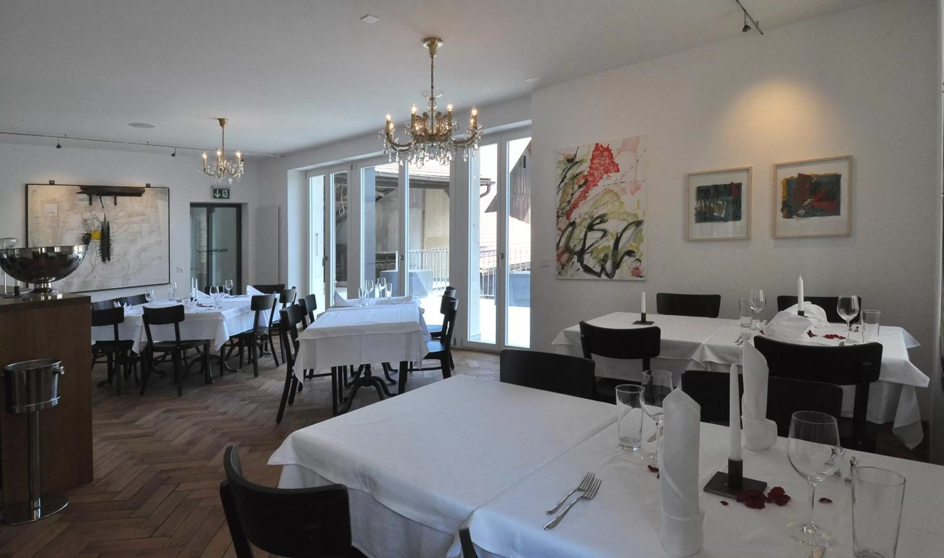 Restaurant/places to eat in Röschenzerhof