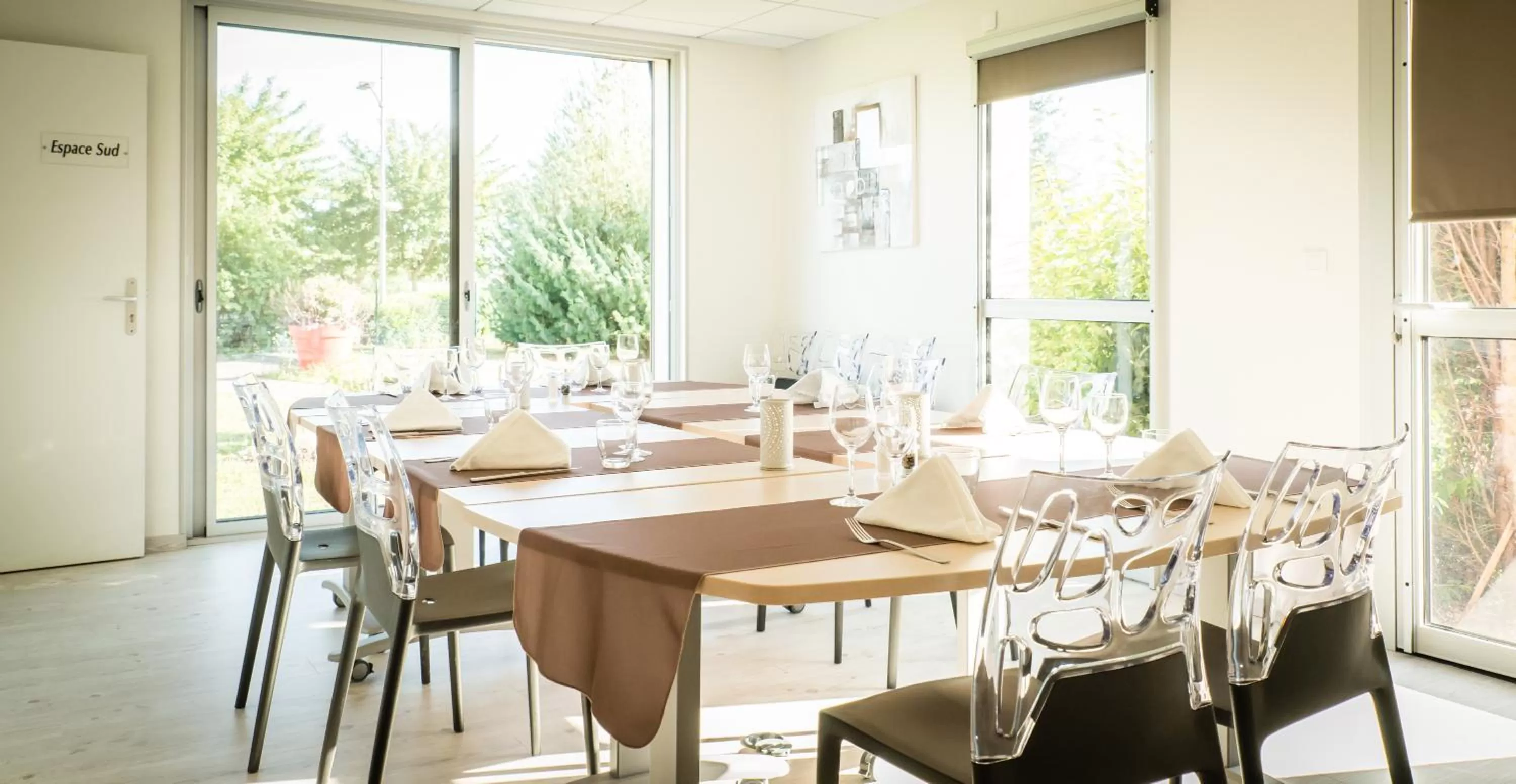 Business facilities in Hotel Ambotel