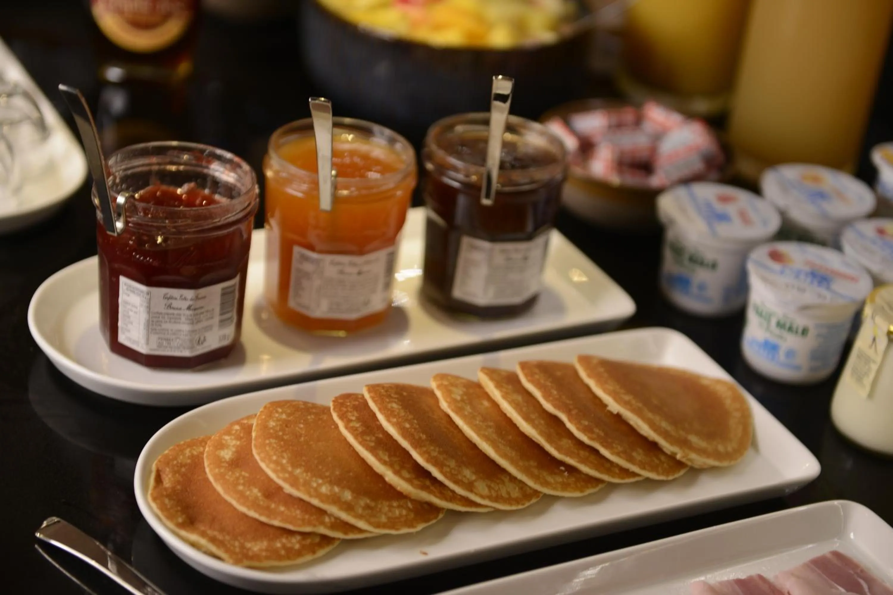 Food and drinks in Hôtel Villa Berlioz