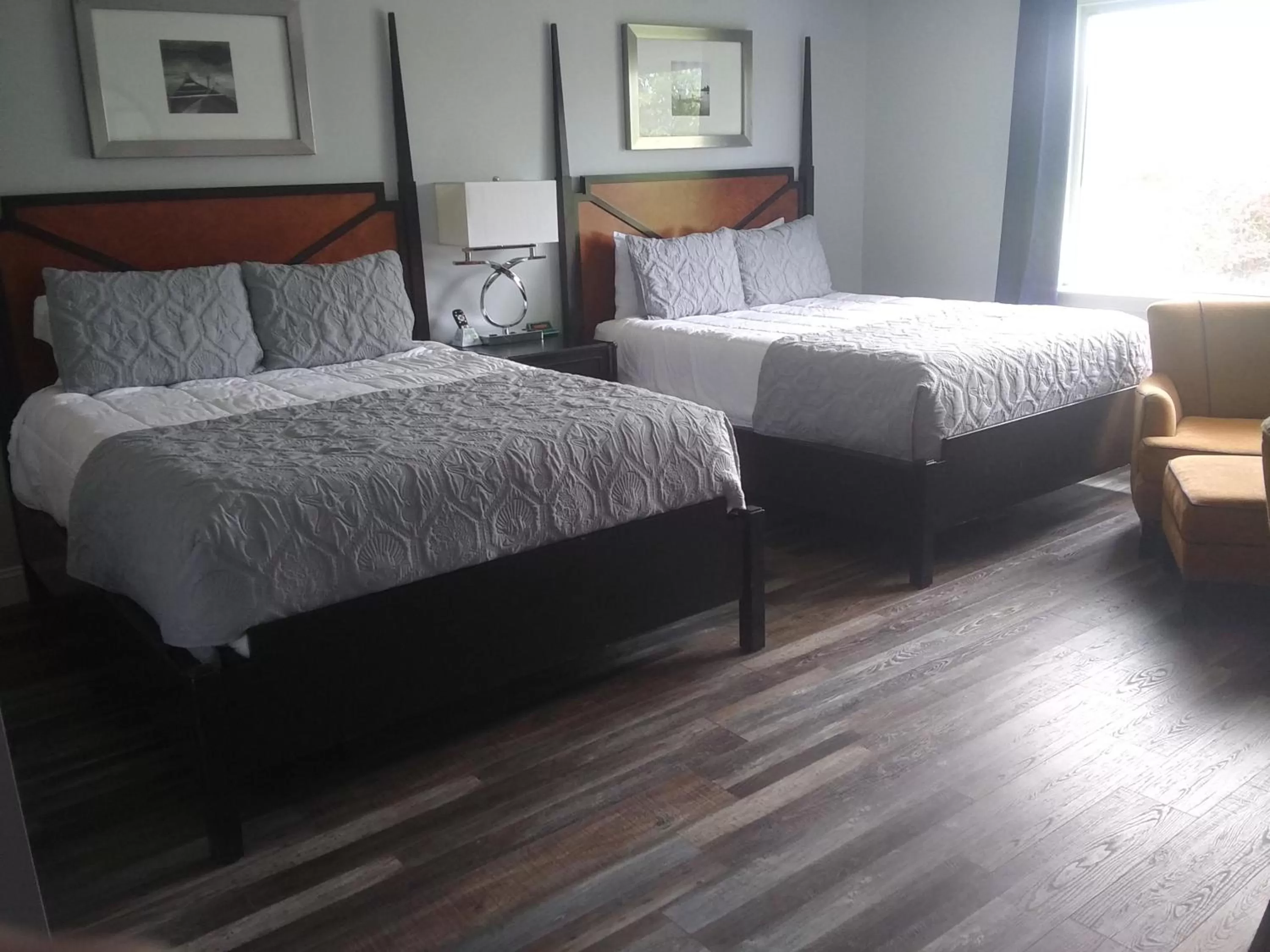 Bed in The Eastland Motel