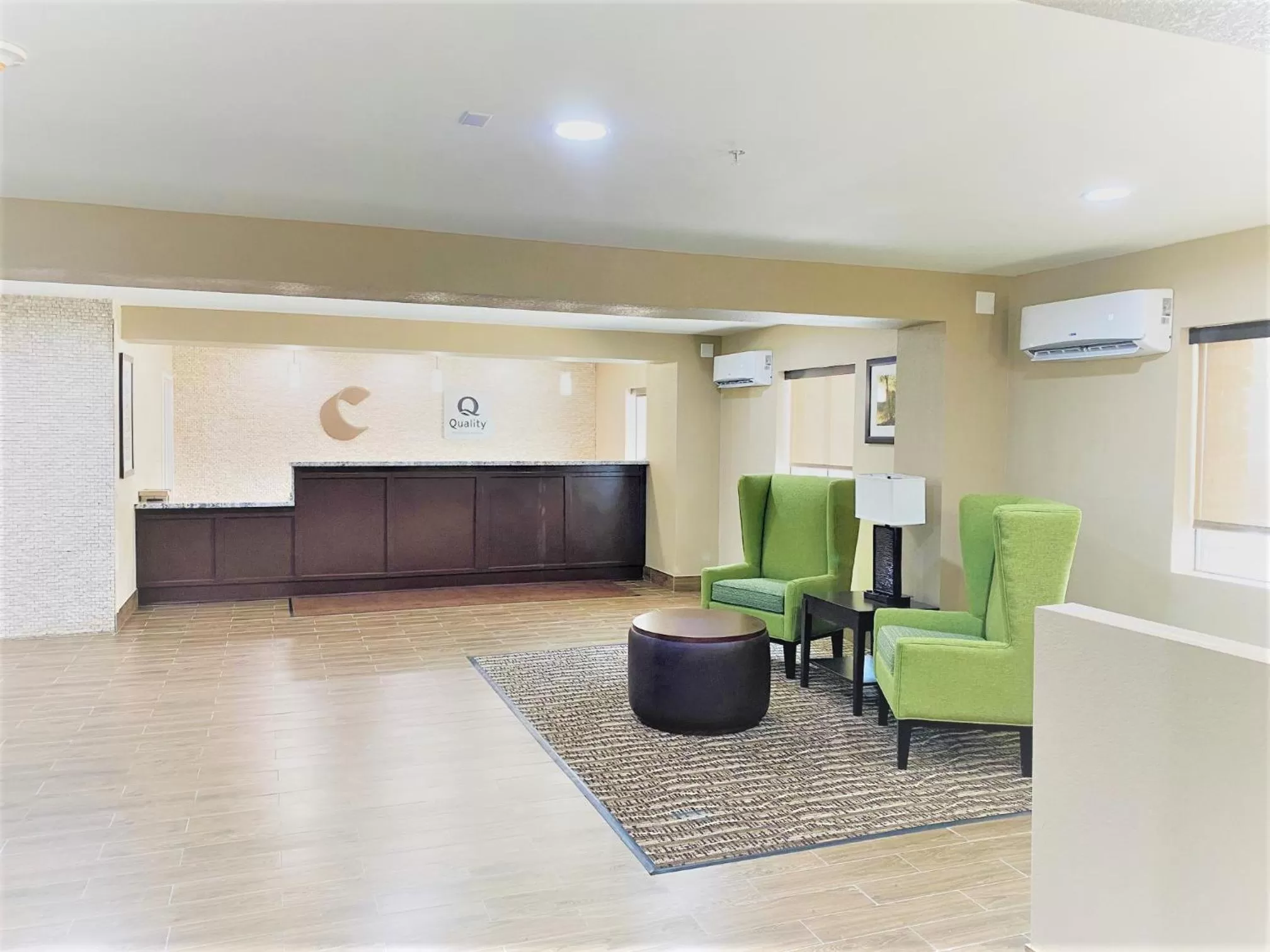 Lobby or reception in Comfort Inn Charleston South