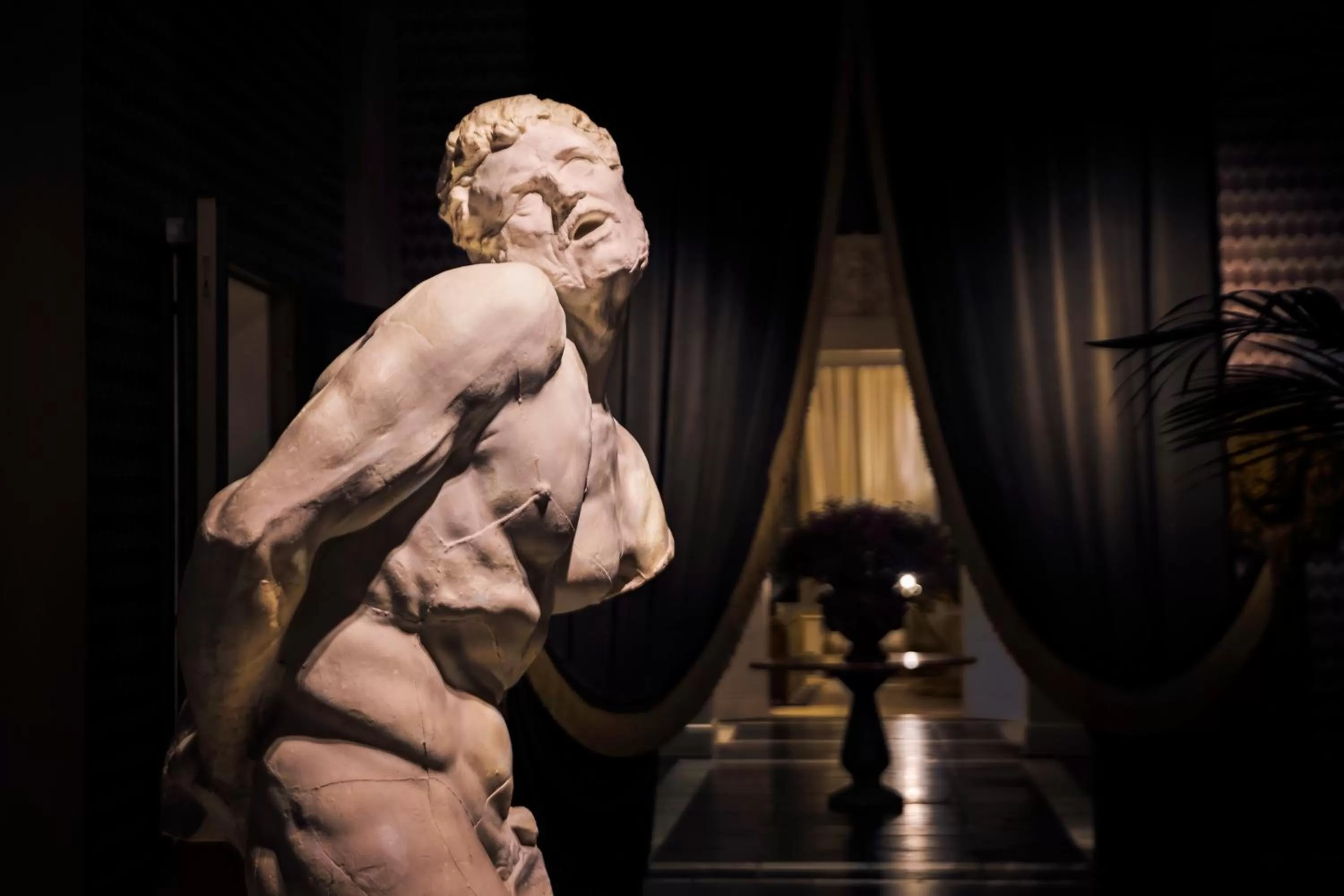 Logo/Certificate/Sign in Hotel Van Cleef