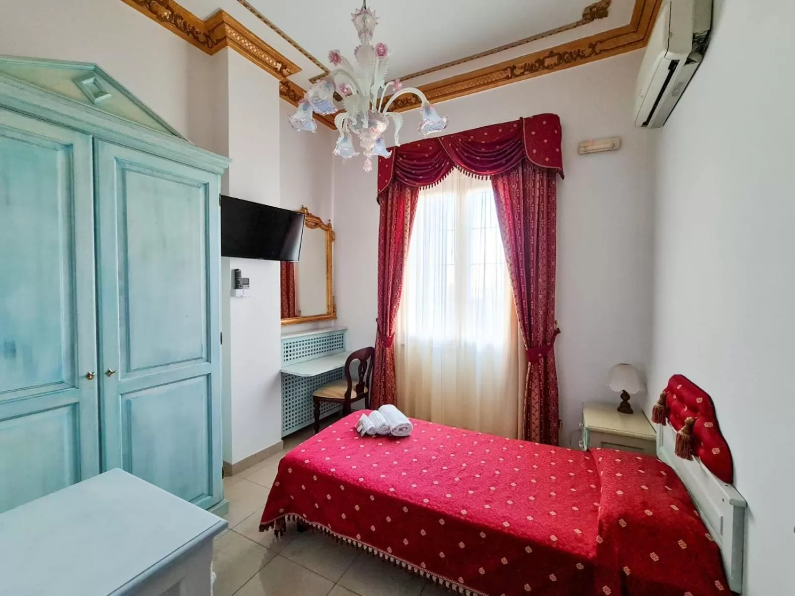 Bed in Euro Hotel Iglesias