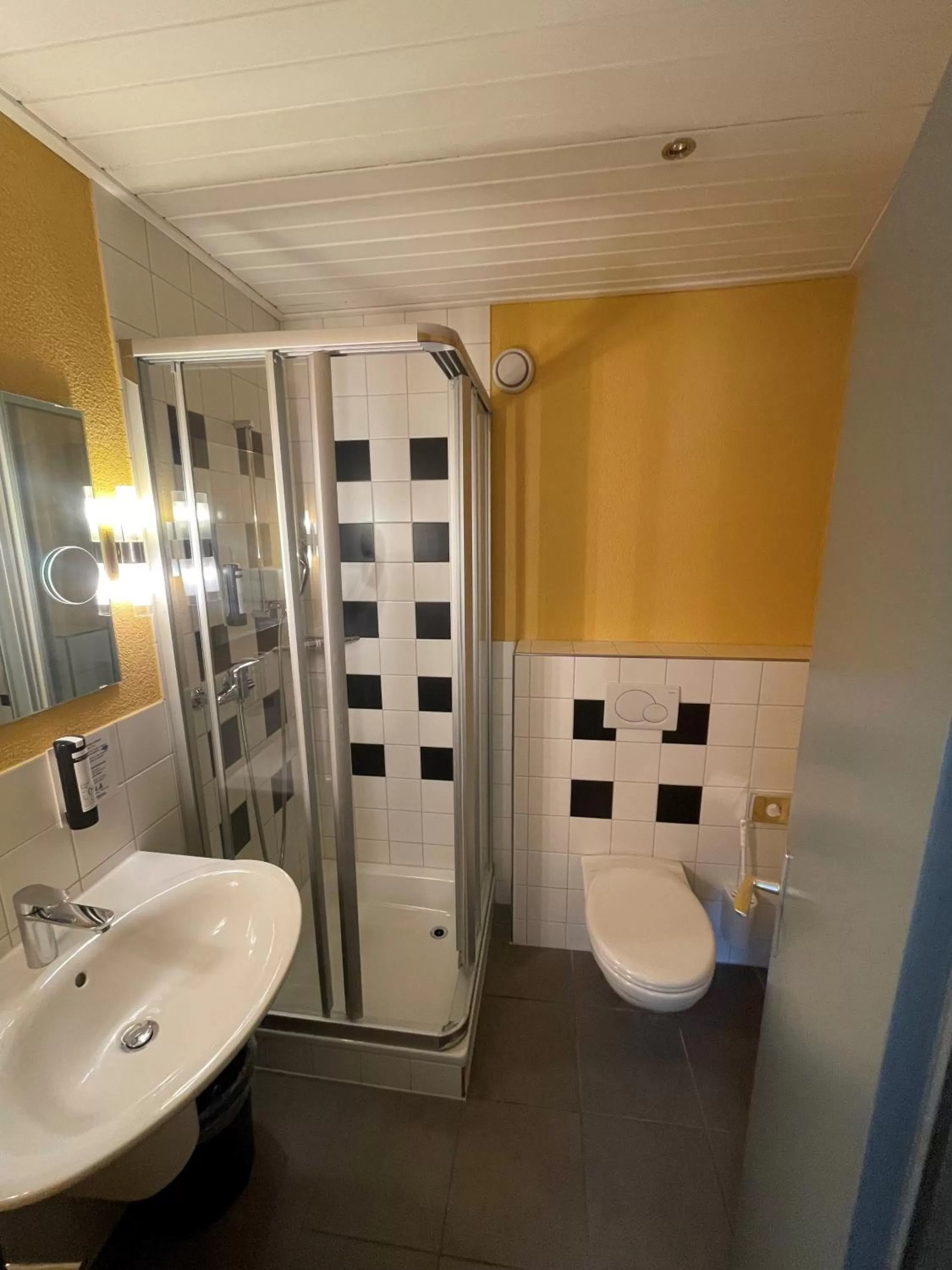 Bathroom in The Guesthouse by The Hey Hotel