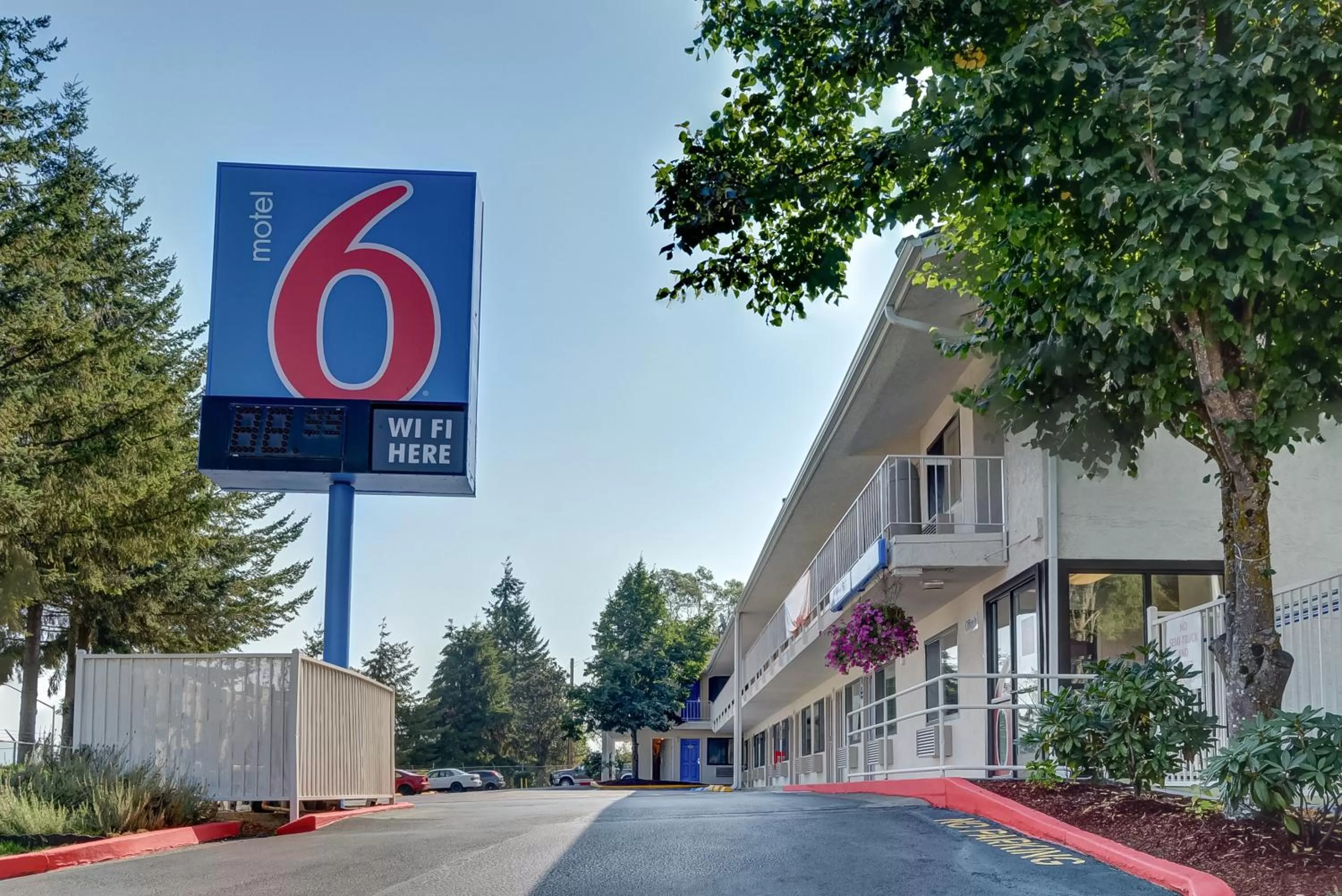 Facade/entrance in Motel 6-Eugene, OR - South Springfield