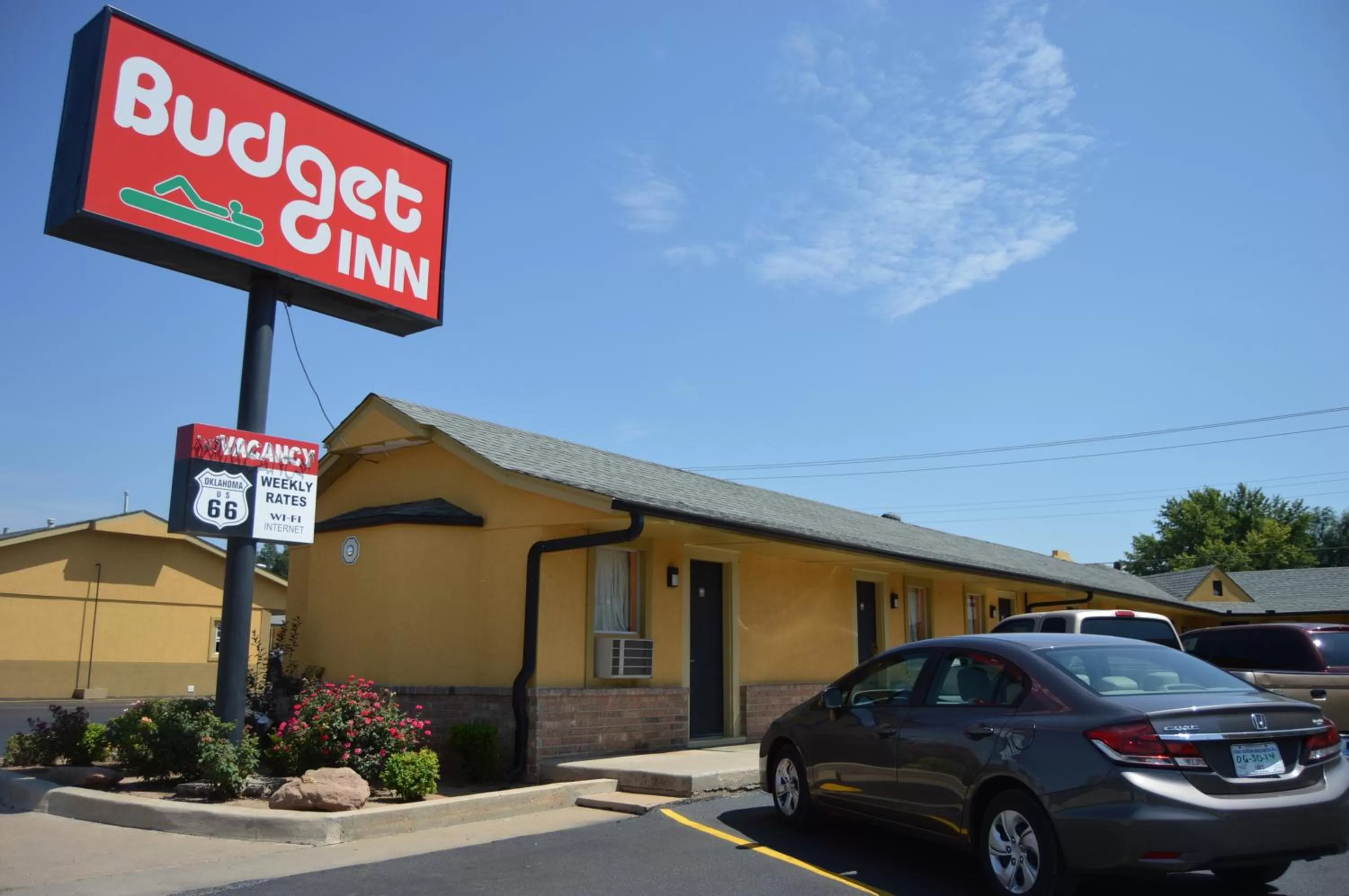 Property building in Budget Inn El Reno