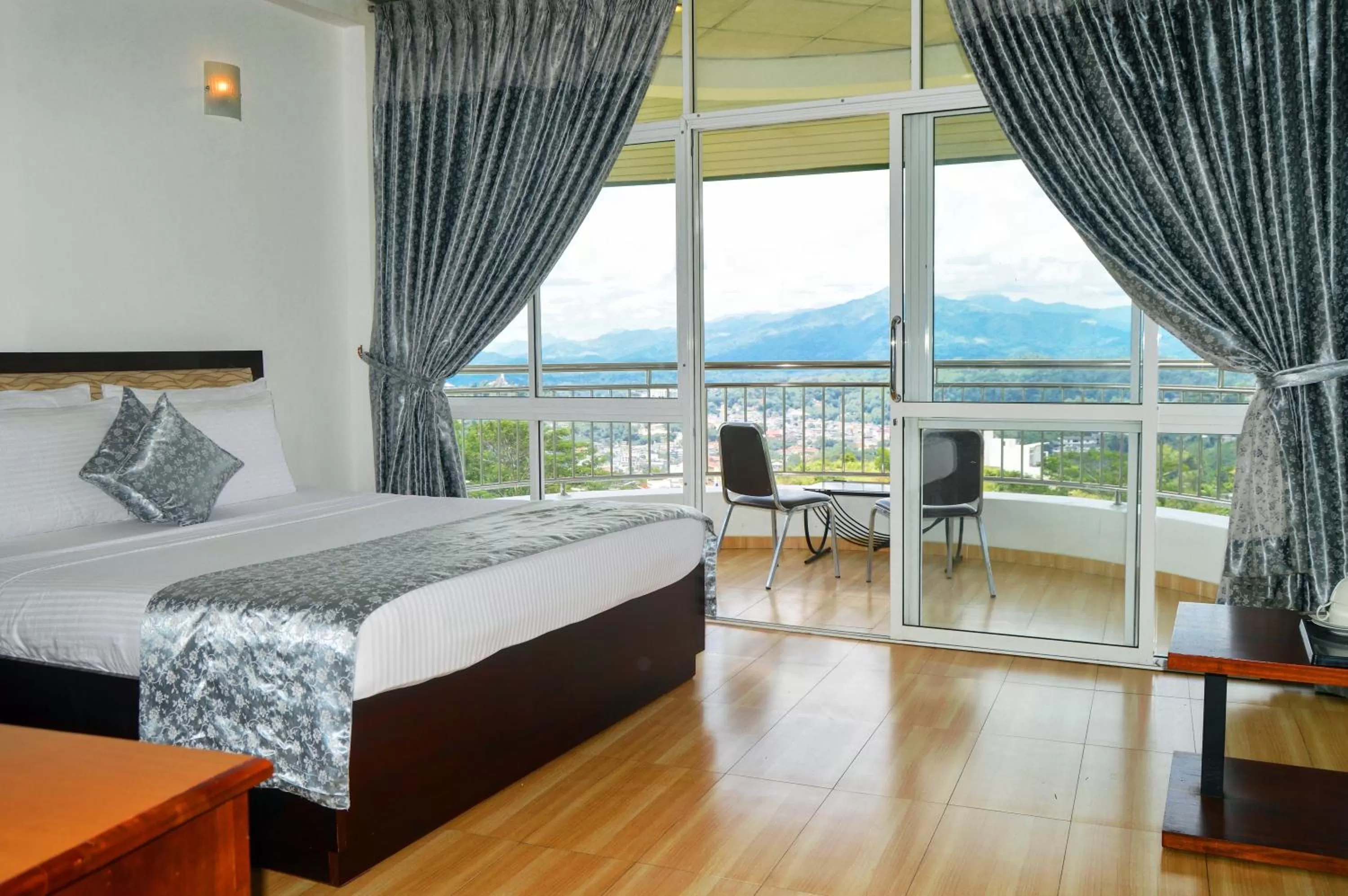 Photo of the whole room in Kandyan View Holiday Bungalow free pickup from kandy