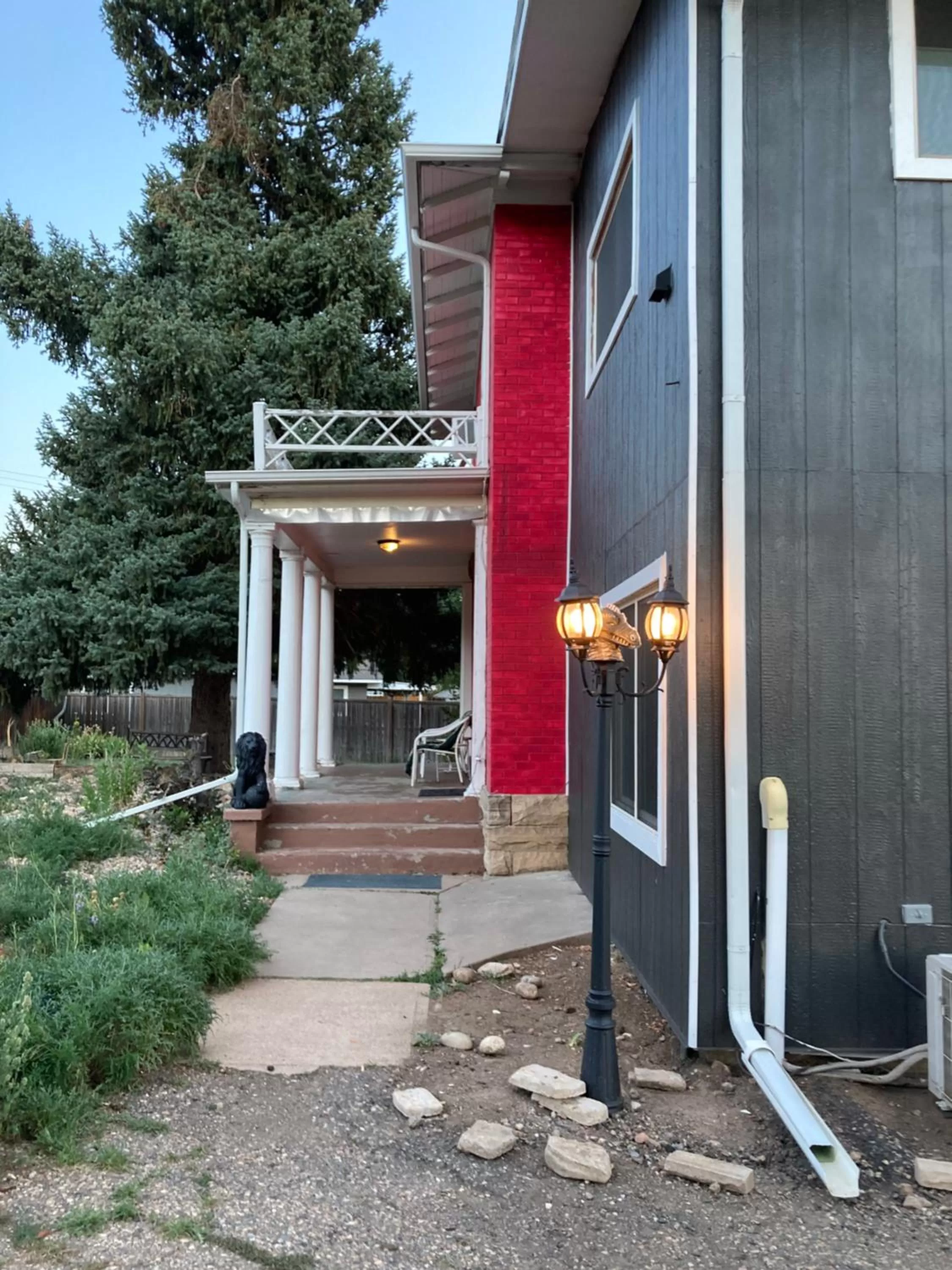 Property building in The Oasis on Eisenhower