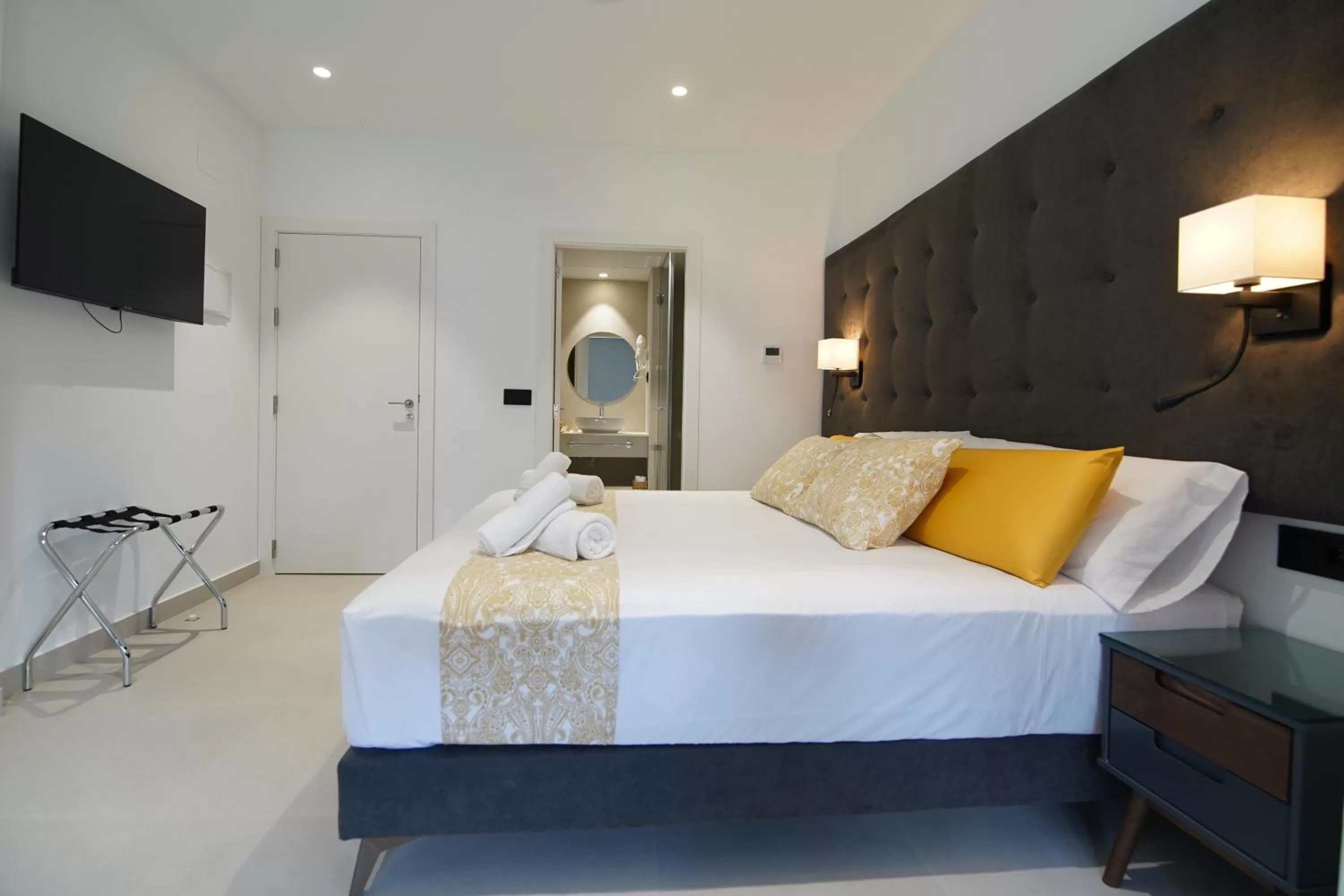 Bed in BET Apartments - Suites Puerto Valencia