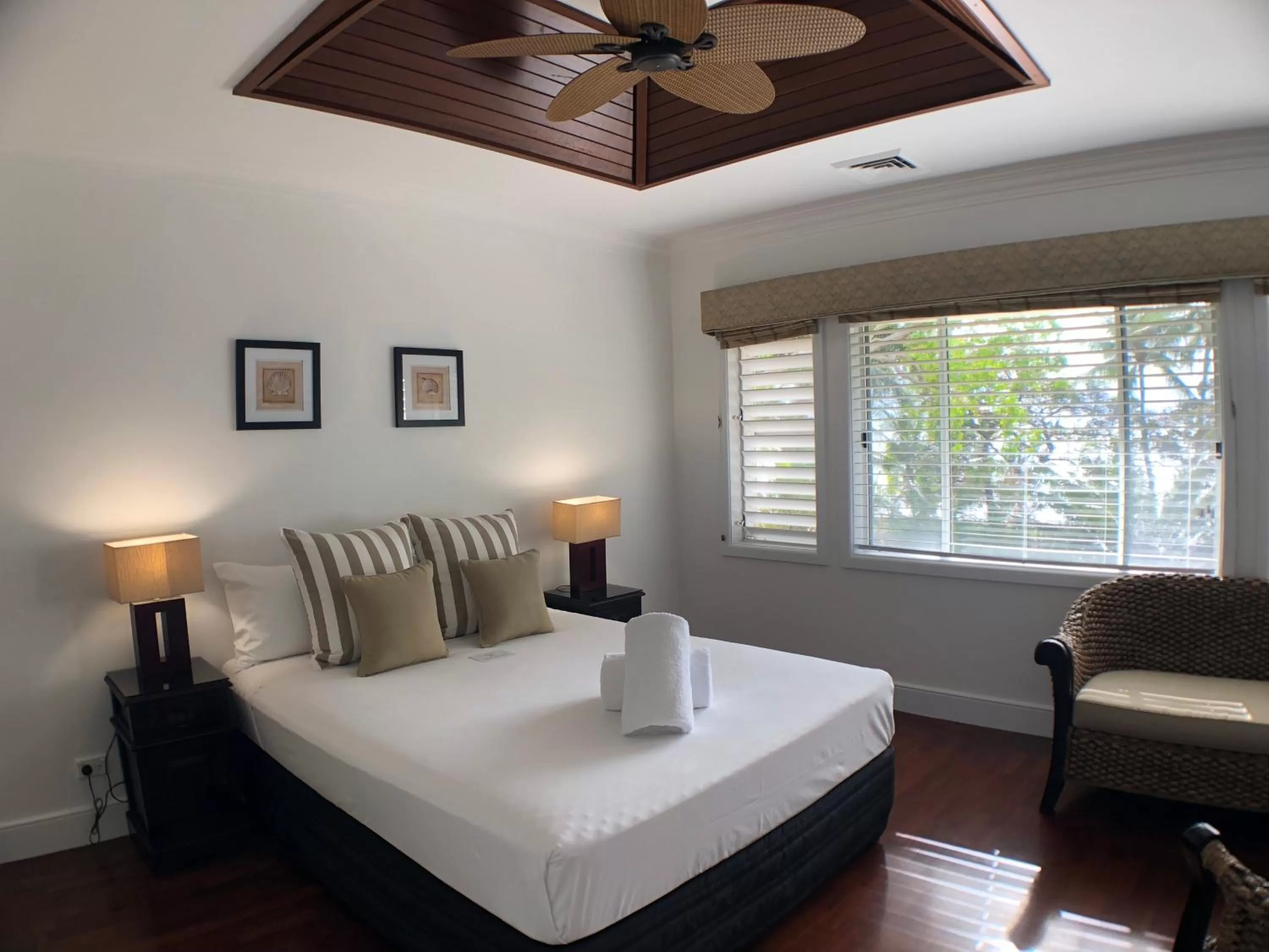 Bed in Villa Beach Palm Cove