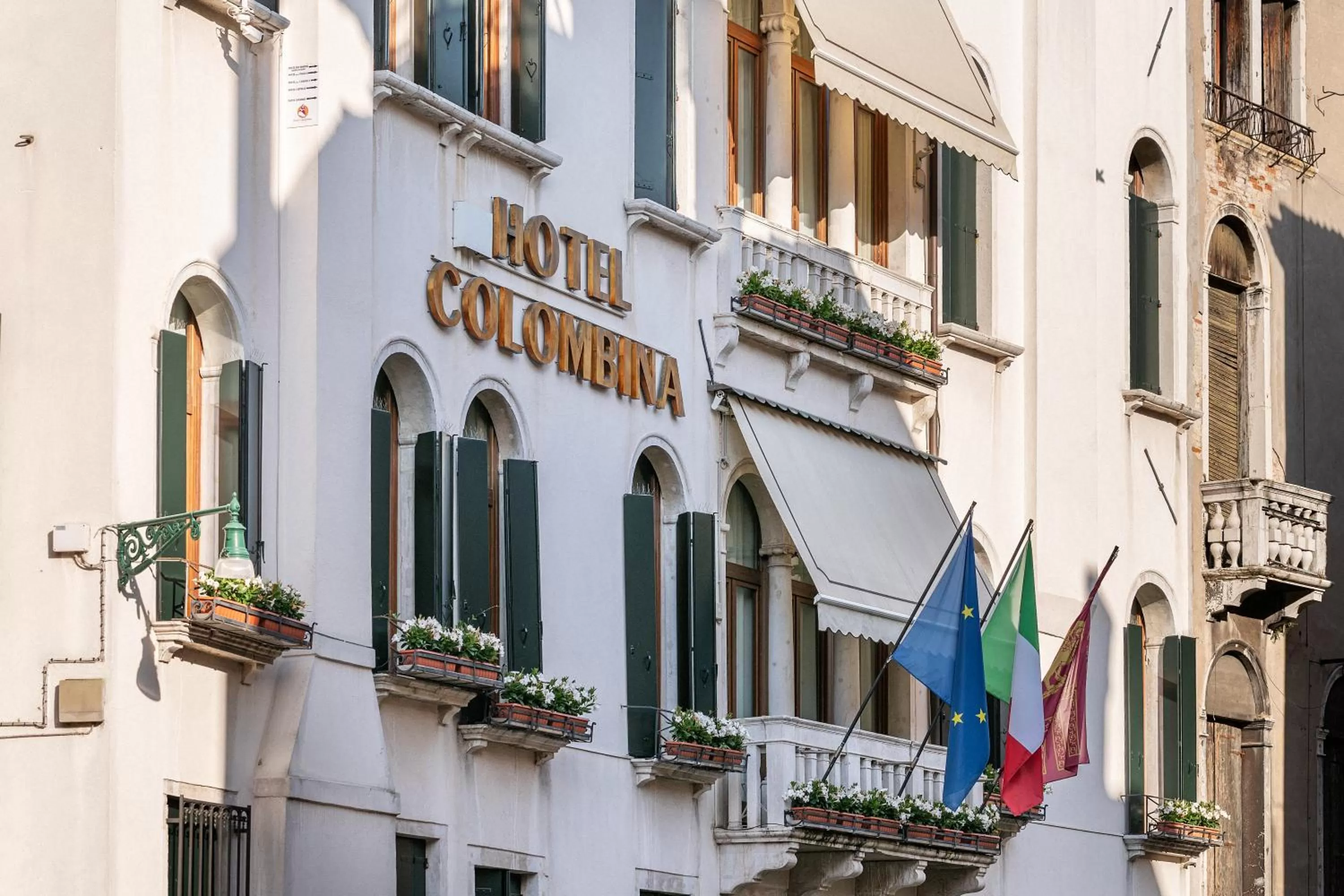 Property building in Hotel Colombina