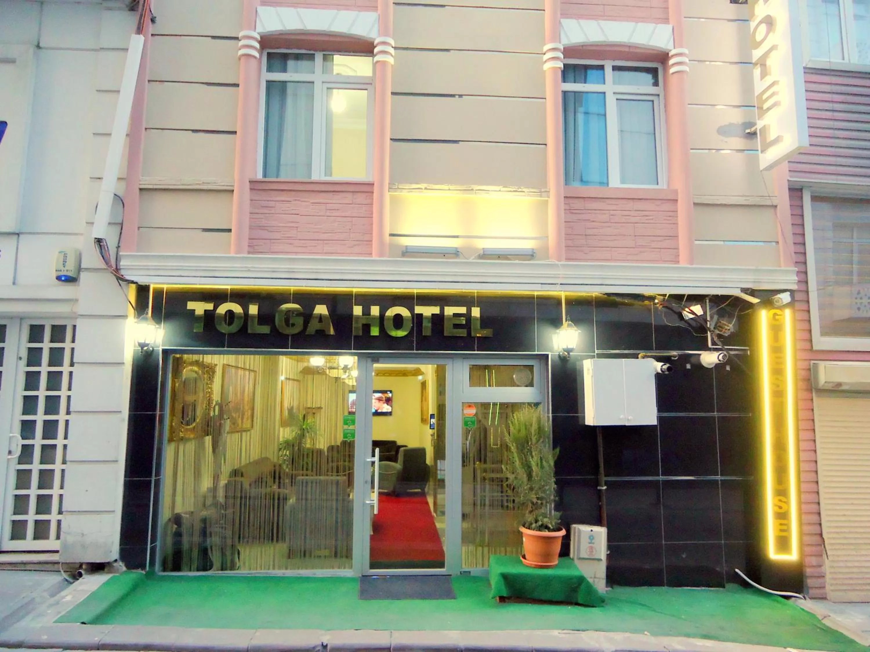 Facade/entrance in Tolga Hotel