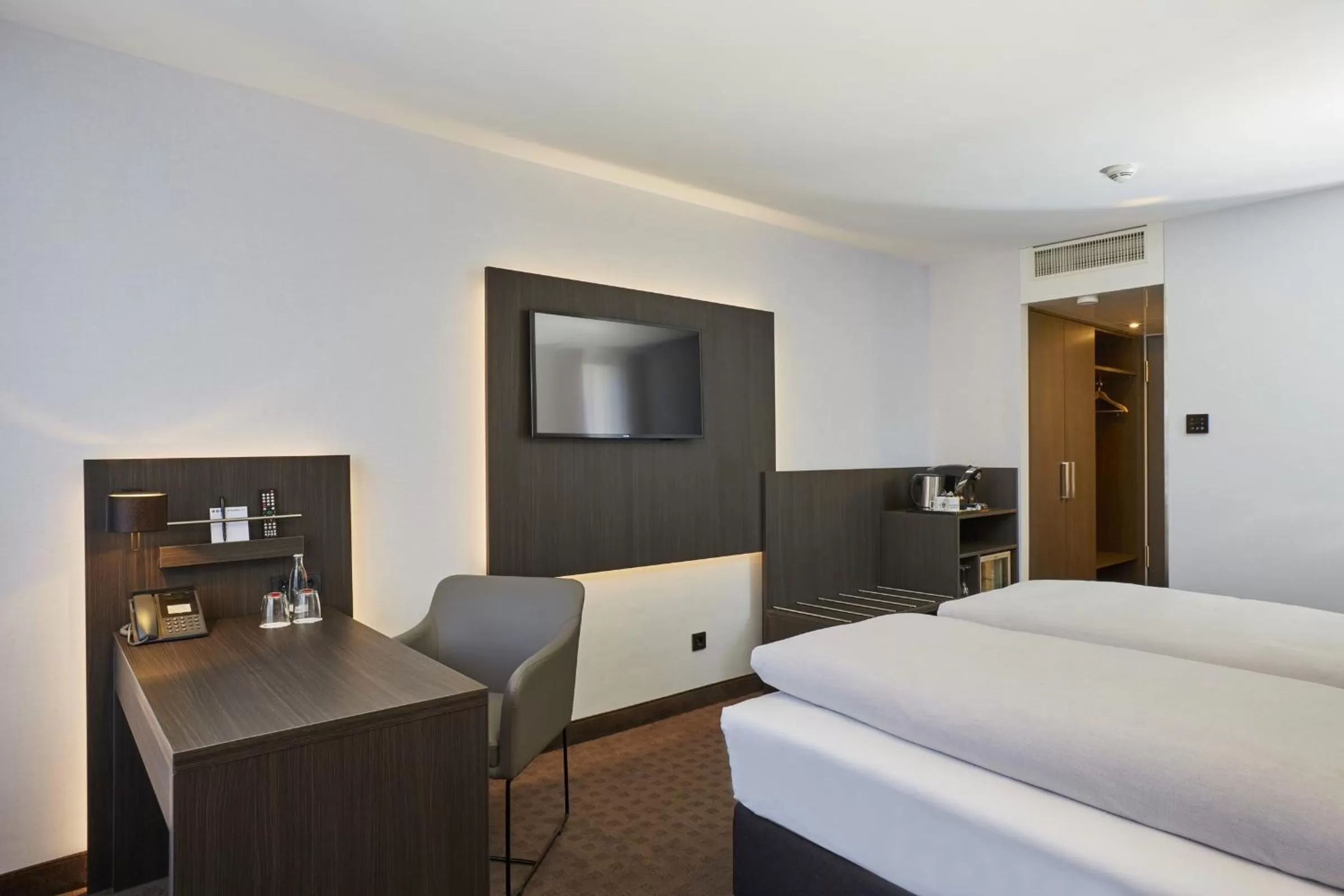 TV and multimedia, Bed in H4 Hotel Residenzschloss Bayreuth