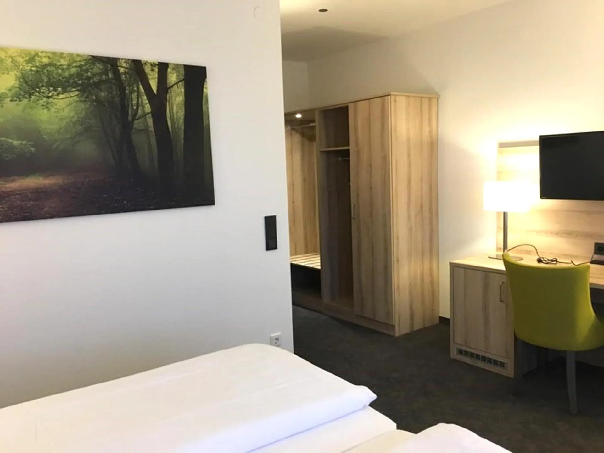 TV and multimedia, Bed in Hotel Engel