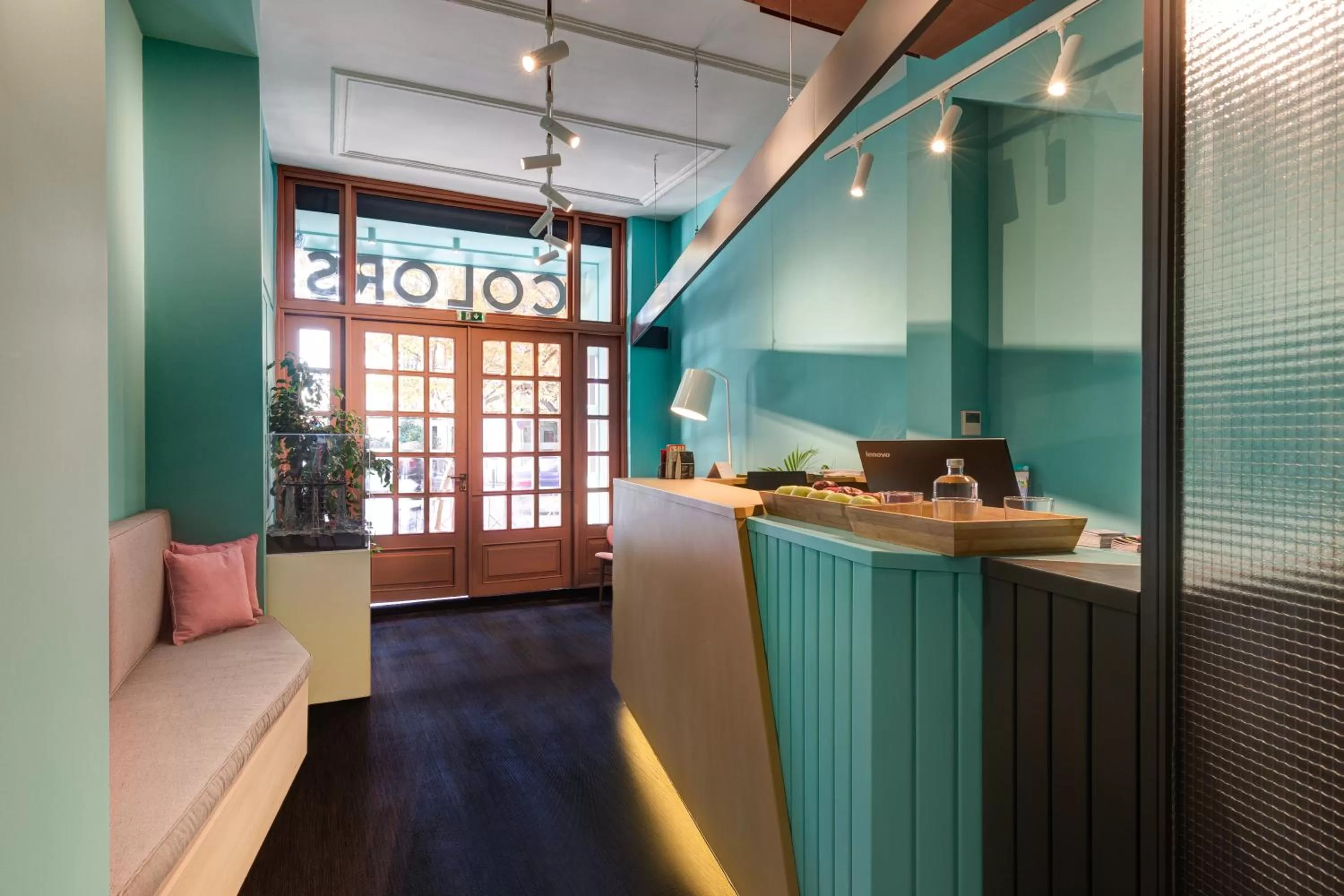 Communal lounge/ TV room in Colors Urban Hotel Thessaloniki