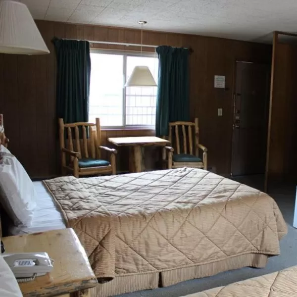 Bed in Georgetown Mountain Inn