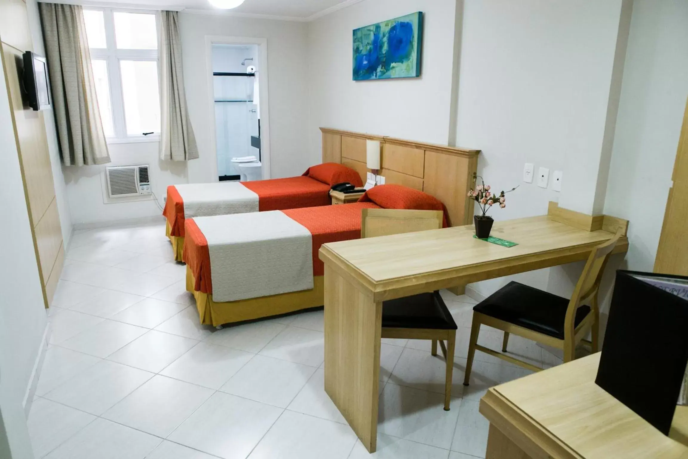 Standard Twin Room in Hotel OK Standard Twin Room in Hotel OK