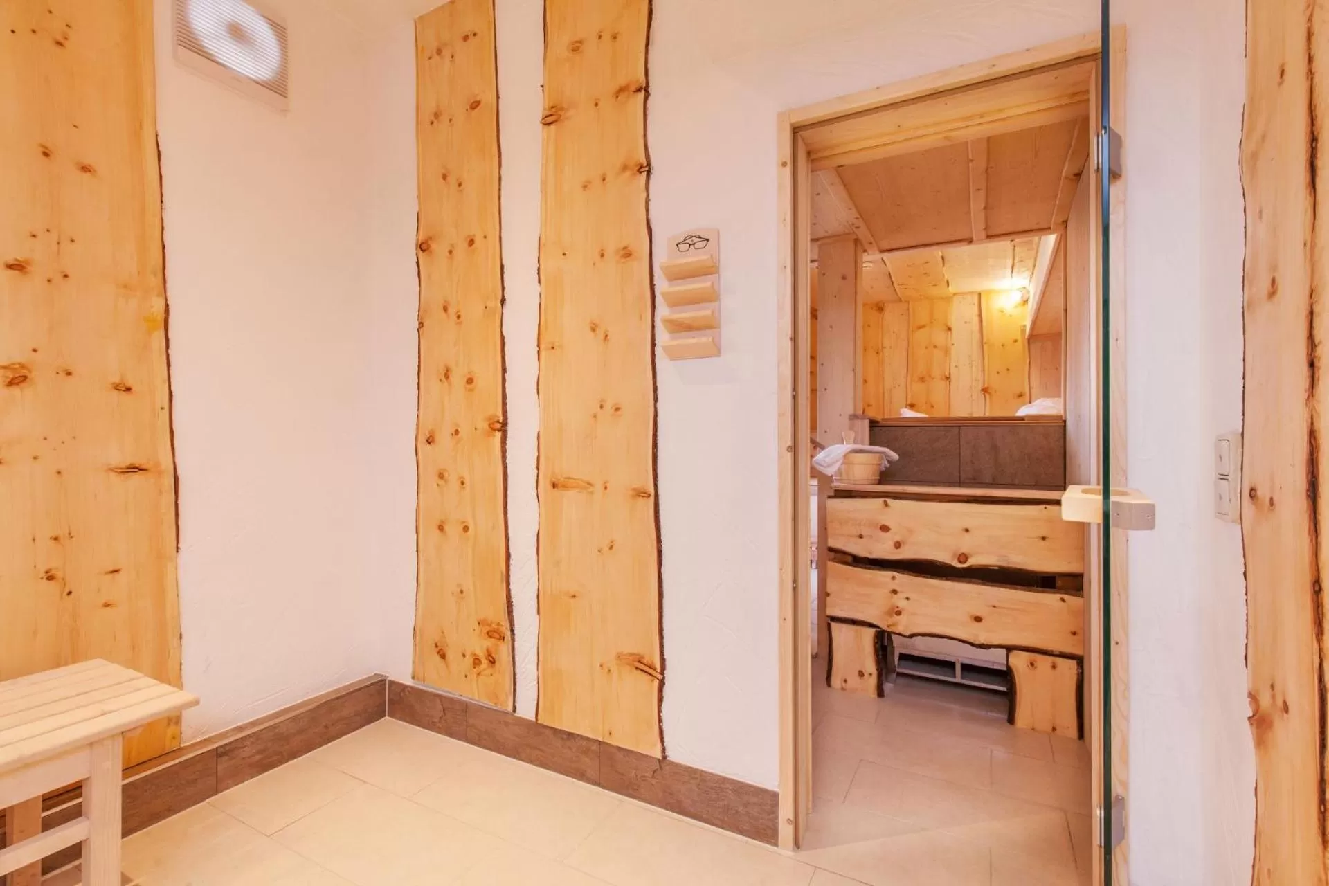 Spa and wellness centre/facilities, Bathroom in Appartementhaus Dachsteinblick