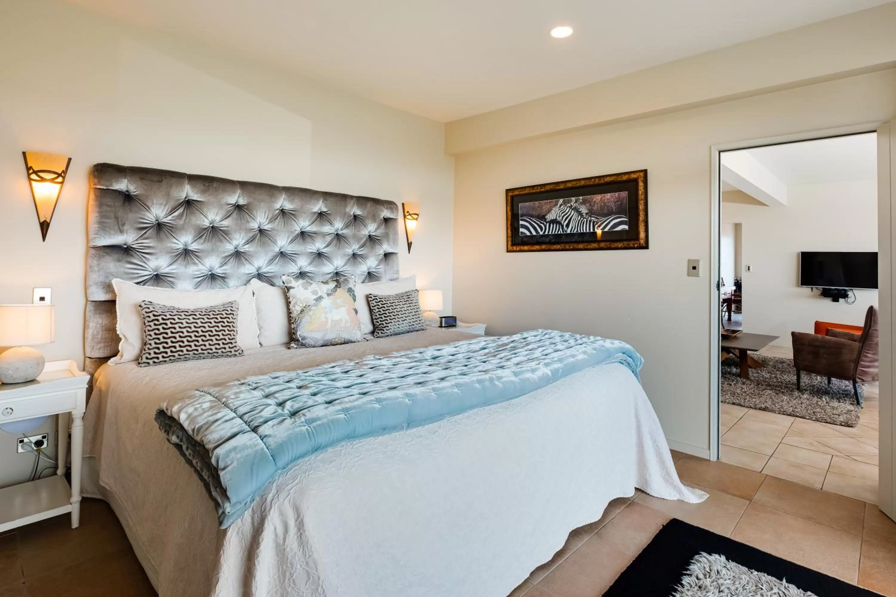 Bedroom, Bed in On The Point - Lake Rotorua