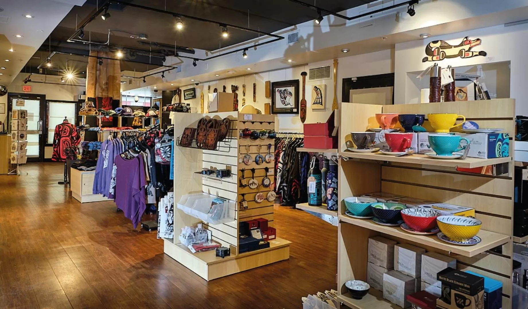 On-site shops in Skwachàys Lodge